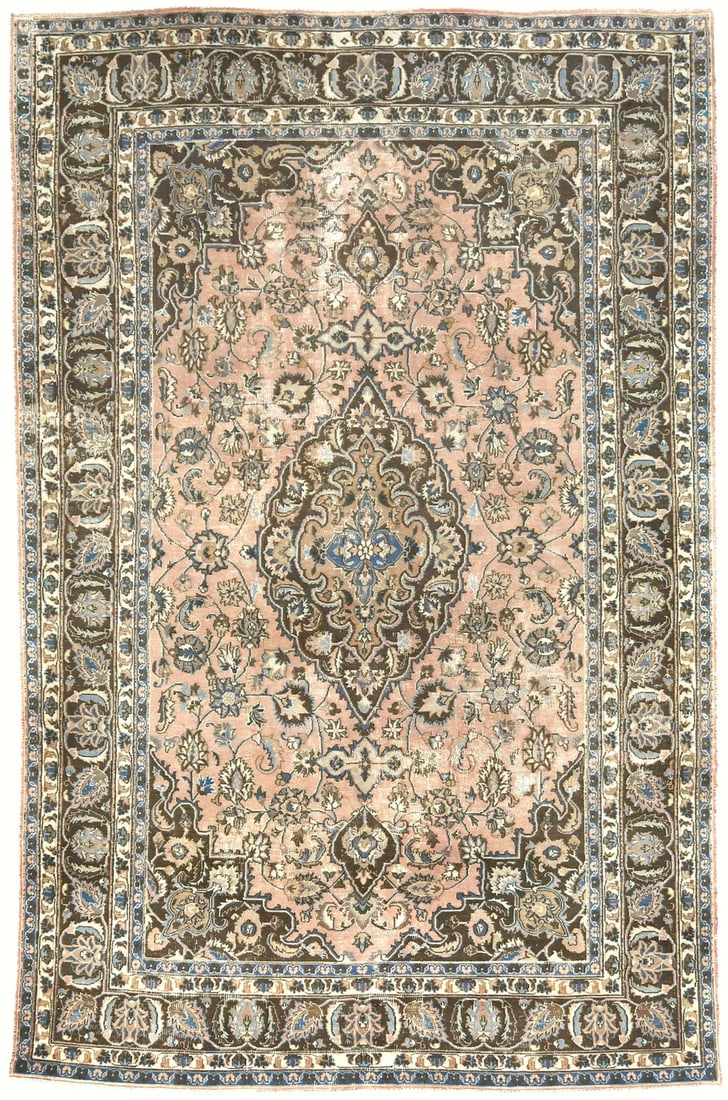 Hand-Knotted Muted Floral Semi-Antique Oriental Rug Traditional Design 6X9'5 Ft Hand-Knotted: Hand-Knotted Muted Floral Semi-Antique Oriental Rug Traditional Design 6X9'5 Ft Hand-Knotted Hand-knotted in traditional style, this vintage floral semi-antique Oriental rug boasts muted colors and a 