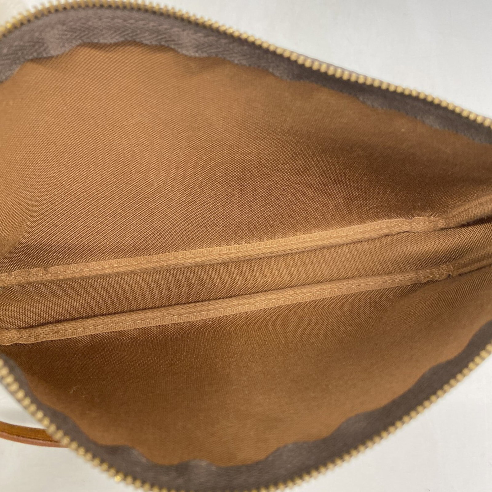 Louis Vuitton Pouch - 4