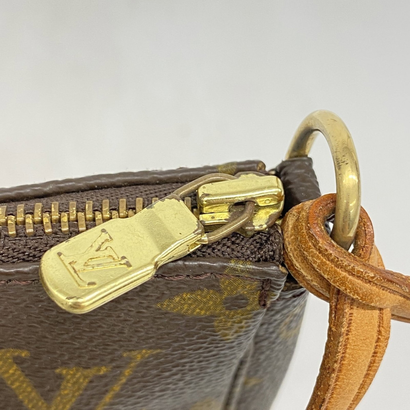 Louis Vuitton Pouch - 9