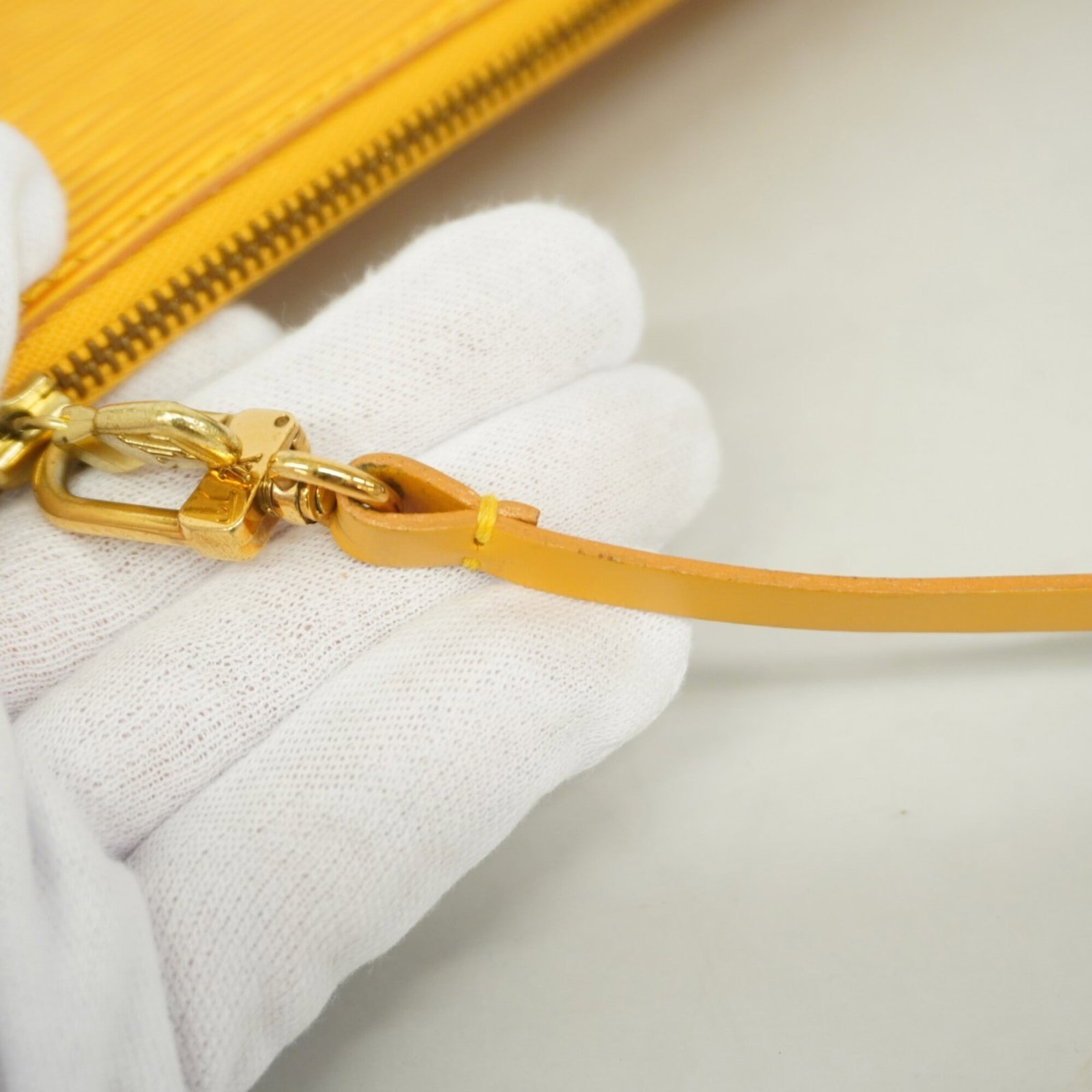 Louis Vuitton Pouch - 9