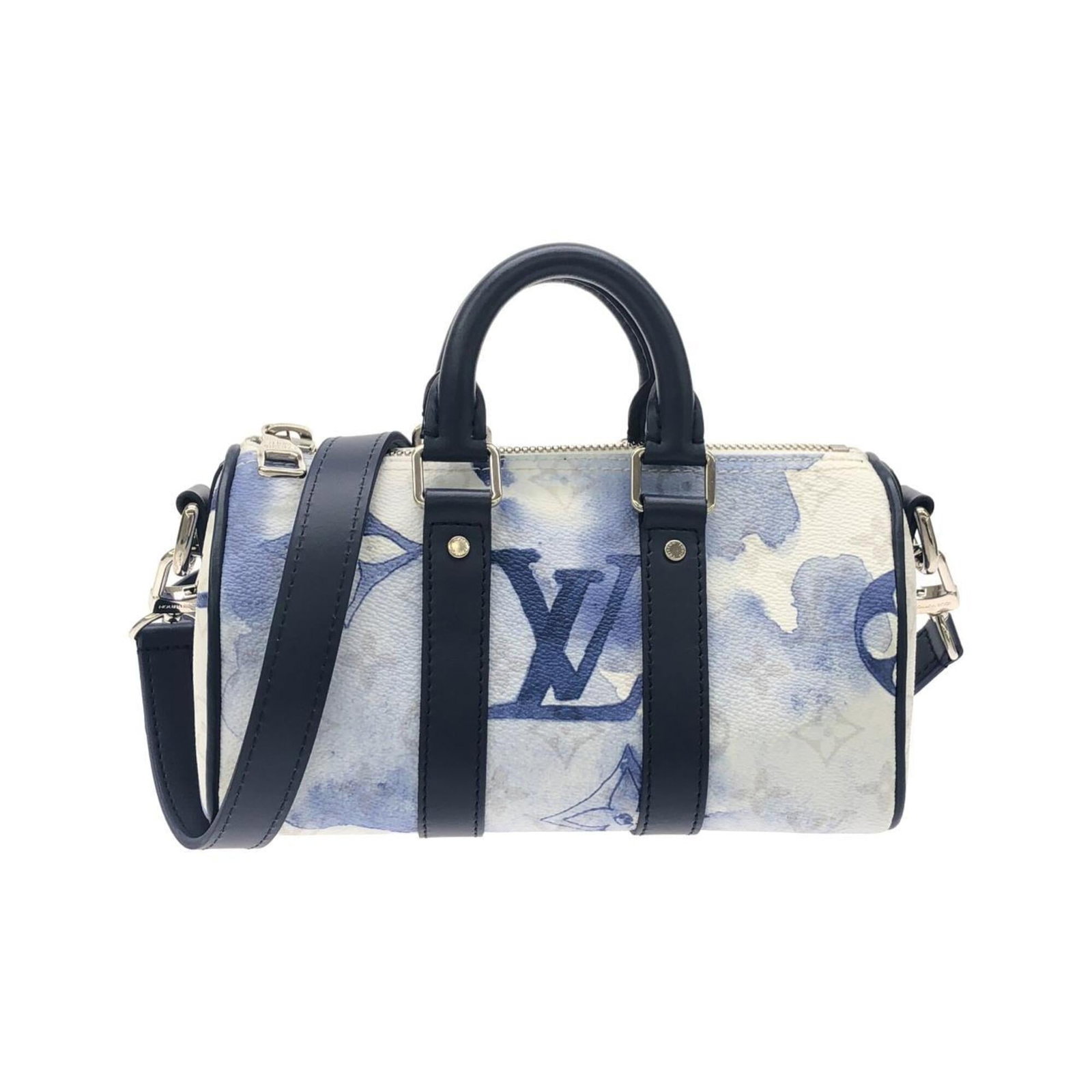 Louis Vuitton Boston Coated Bag Canvas: Louis Vuitton Boston Coated Bag Canvas The Louis Vuitton Boston Coated Bag Canvas boasts its iconic monogram pattern, perfectly balanced with the structured design of the bag. Measuring 12cm x 22cm x 