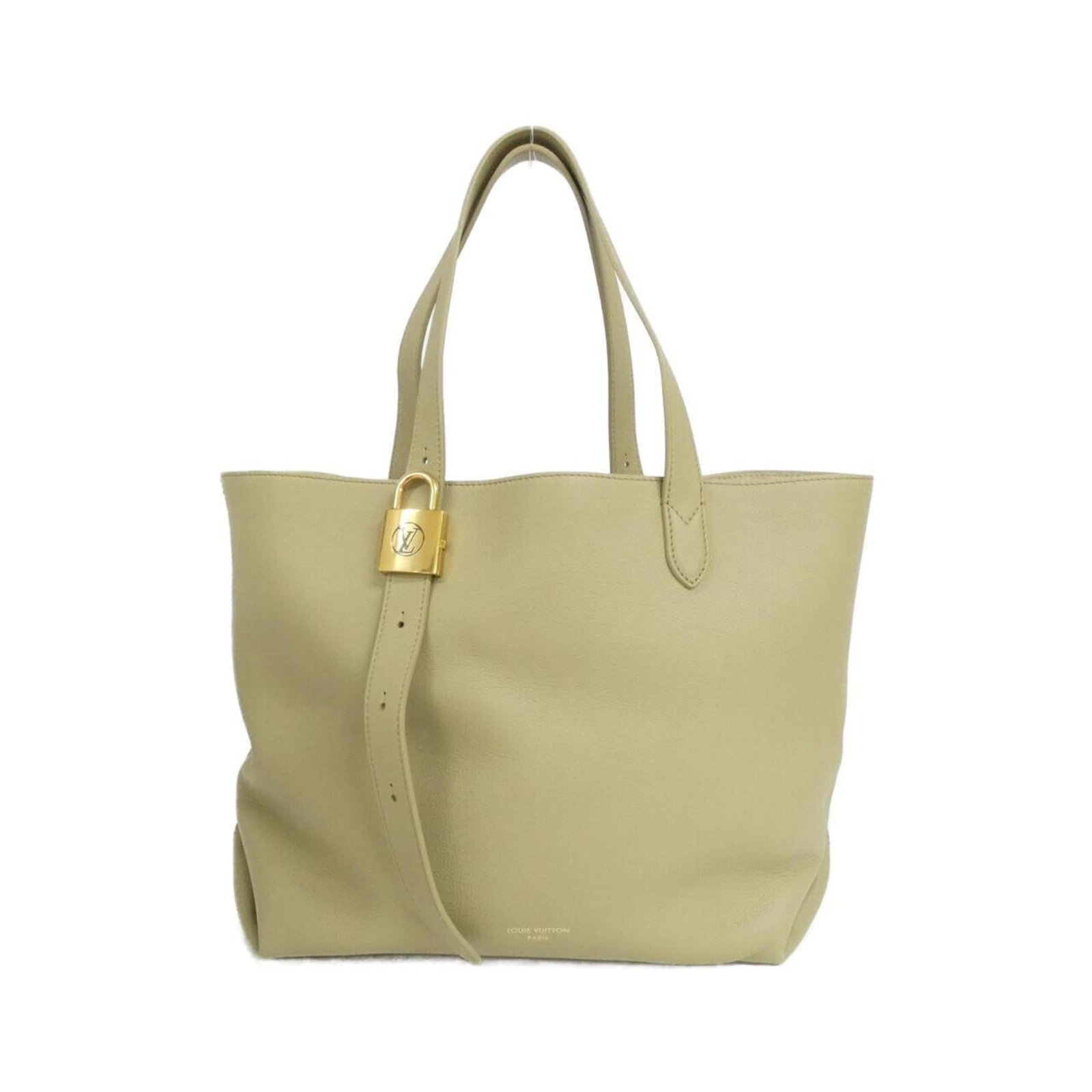 Handbag Louis Vuitton Leather: Handbag Louis Vuitton Leather This stunning Louis Vuitton handbag boasts rich green leather and elegant gold hardware, perfectly complemented by its spacious interior. Measuring 30cm x 47cm x 14cm, it