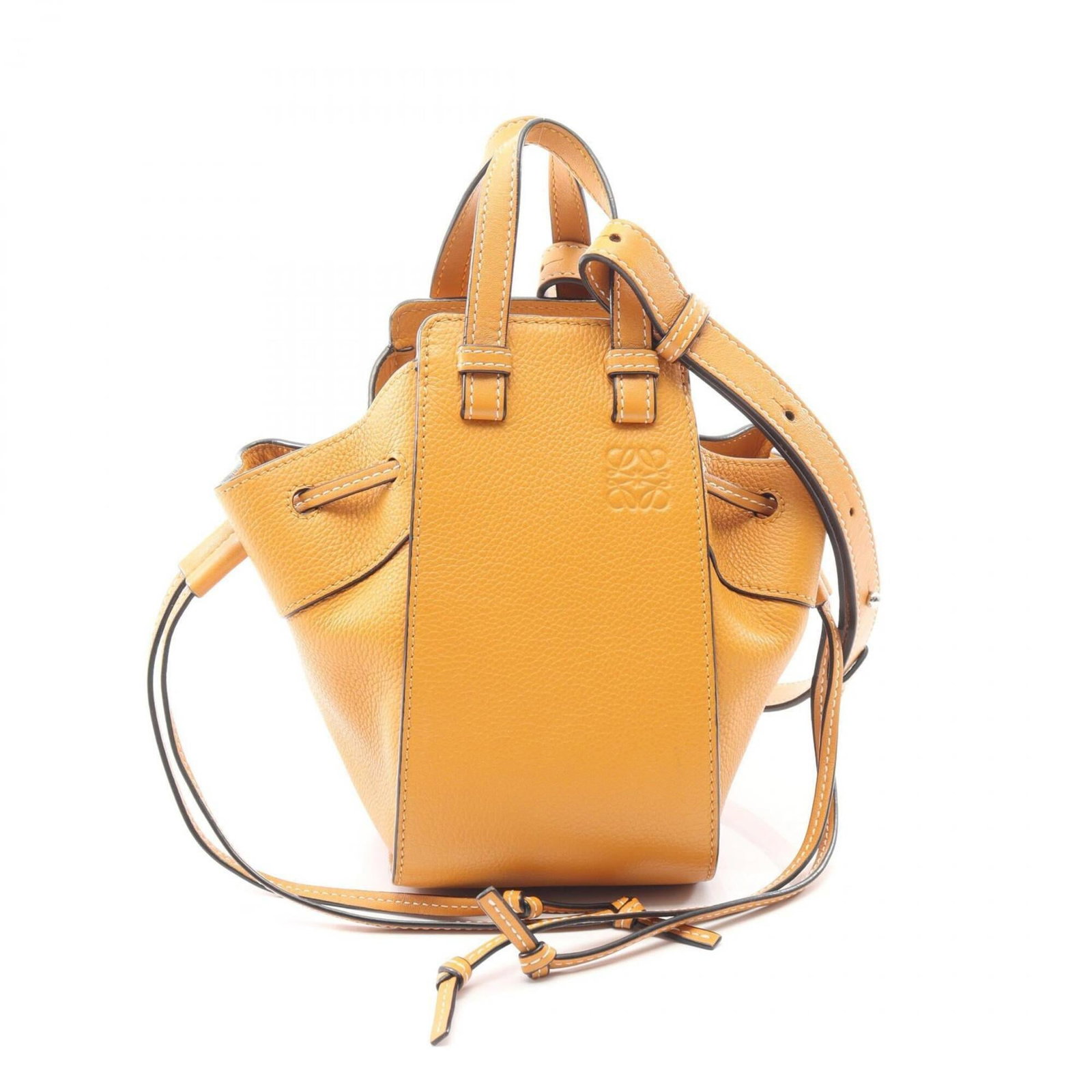 Handbag Leather from Loewe: Handbag Leather from Loewe This exquisite handbag features rich, supple leather in a stunning brown and orange hue. Measuring 21cm x 10.5cm x 13.5cm, it boasts a sleek design with clean lines and a so