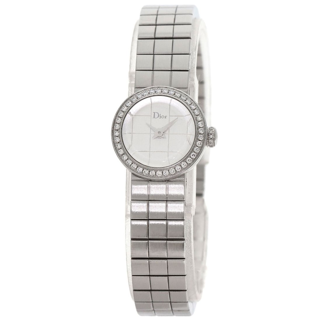 Christian Dior La Di De Dior Watches Cd040111 Stainless Steel/ Stainless: Christian Dior La Di De Dior Watches Cd040111 Stainless Steel/ Stainless Stainless steel case with silver bezel and dial, adding a touch of sophistication to your wrist. This quartz-powered watch feat