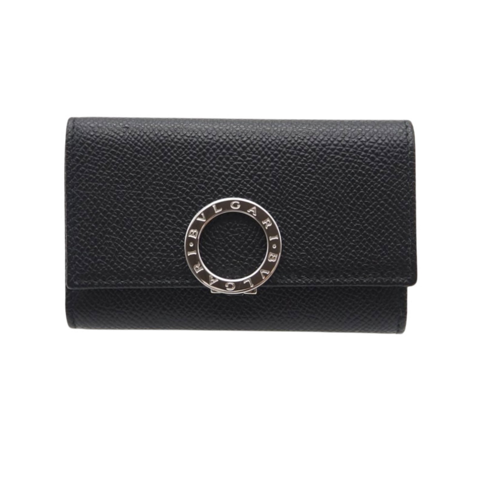 Bvlgari Keycase Leather: Bvlgari Keycase Leather Bvlgari Keycase Leather, crafted from high-quality black leather, boasts a sleek and sophisticated design. Measuring 6.5cm x 10cm x 1cm, it provides a compact and practical sto