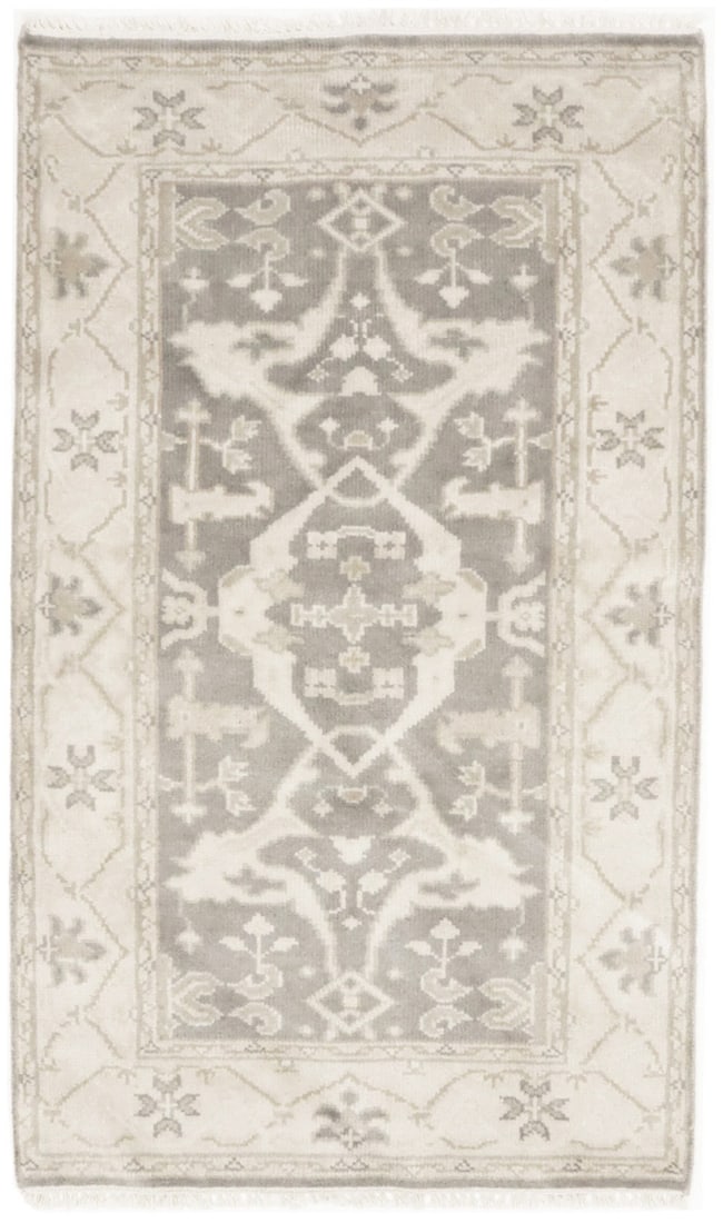 Handmade 3X5 Muted Taupe Floral Oriental Rug Classic Design Home Dcor Carpet Hand-Knotted: Handmade 3X5 Muted Taupe Floral Oriental Rug Classic Design Home Dcor Carpet Hand-Knotted Hand-knotted in wool, this 3x5 foot area rug boasts a classic design with a subtle floral pattern. Made from a