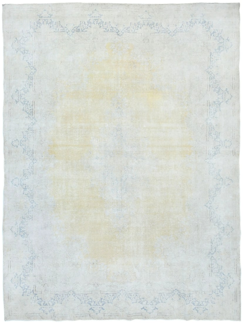 Handmade Antique Muted Floral Distressed 9X12 Ft Oriental Rug Vintage Carpet Hand-Knotted: Handmade Antique Muted Floral Distressed 9X12 Ft Oriental Rug Vintage Carpet Hand-Knotted Hand-knotted in wool, this vintage Oriental rug boasts a beautiful muted floral pattern in golden beige and