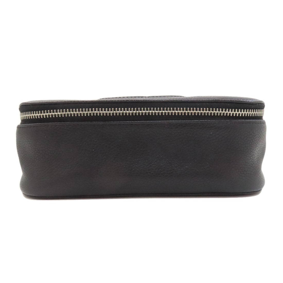 Chanel Coco Mark Silverhardware Cosmetics Pouch Grained Calfskin Skin: Chanel Coco Mark Silverhardware Cosmetics Pouch Grained Calfskin Skin Black Grained Calfskin Skin Cosmetics Pouch from CHANEL features a sleek, sophisticated design. Made with high-quality grained
