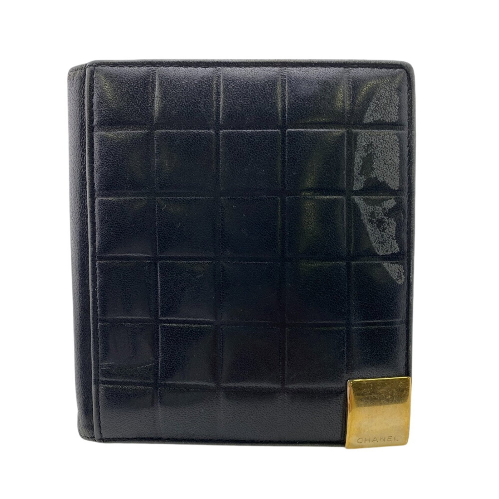 Chanel Wallet Bi Fold Leather: Chanel Wallet Bi Fold Leather Black Lambskin Chanel Wallet Bi Fold Leather, measuring 12cm x 11cm / 4.72'' x 4.33'', features high-quality leather construction and a classic bi-fold design. This styli