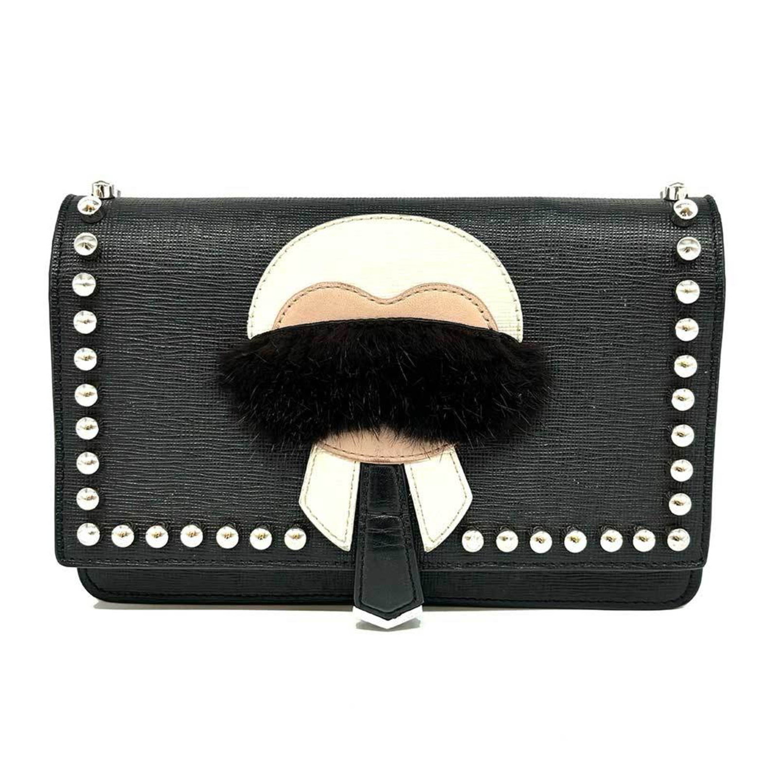 Chain Shoulder Wallet Leather Fendi: Chain Shoulder Wallet Leather Fendi Chain Shoulder Wallet in Black Leather from Fendi, featuring a sleek and modern design with chain details. This stylish wallet measures 12.5cm x 19cm x 4cm and come