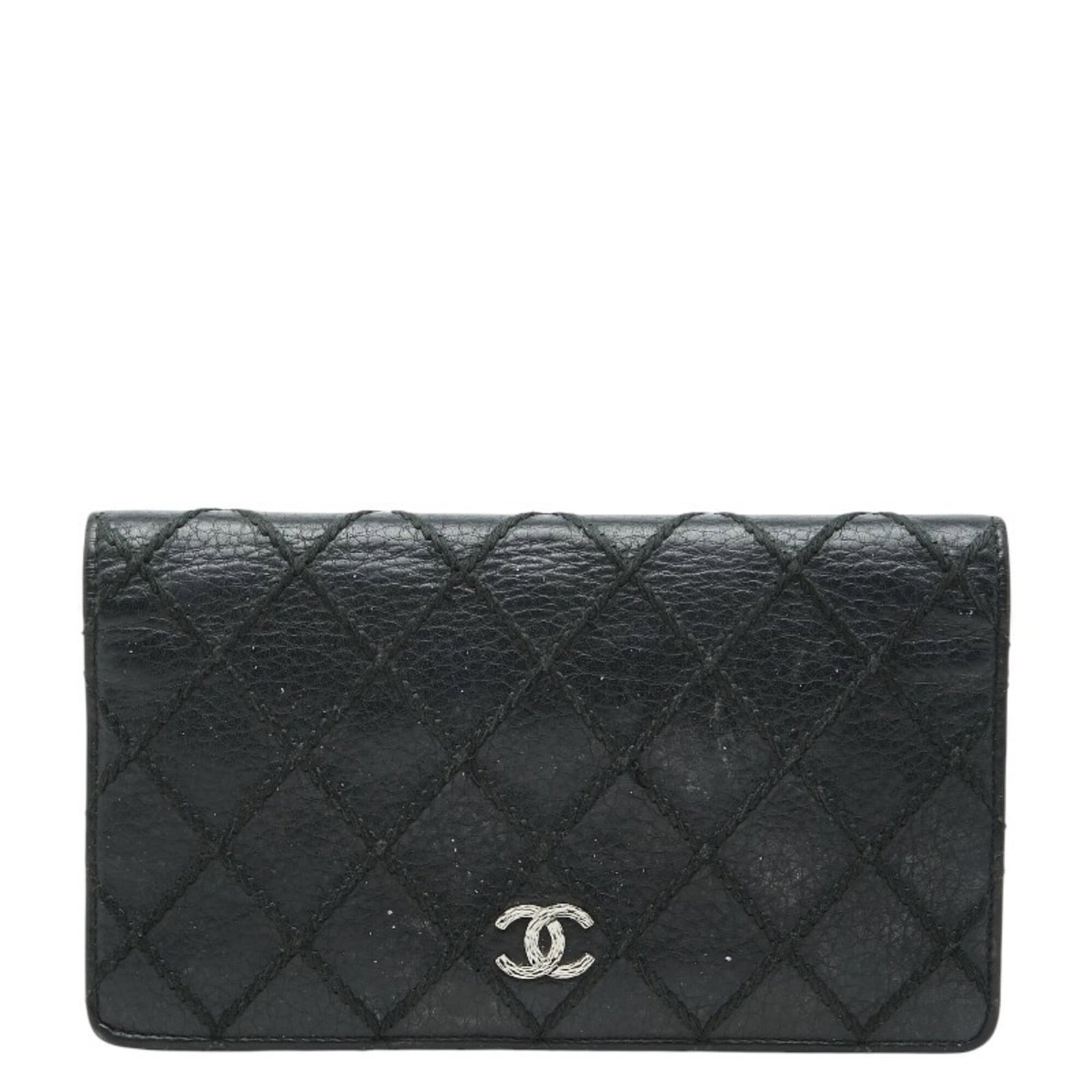 Long Wallet Leather Bi Fold Chanel: Long Wallet Leather Bi Fold Chanel Black long wallet with bi-fold design made from high-quality leather, measuring 11cm x 18cm x 1.5cm in size. This stylish accessory features a sleek and classic desi