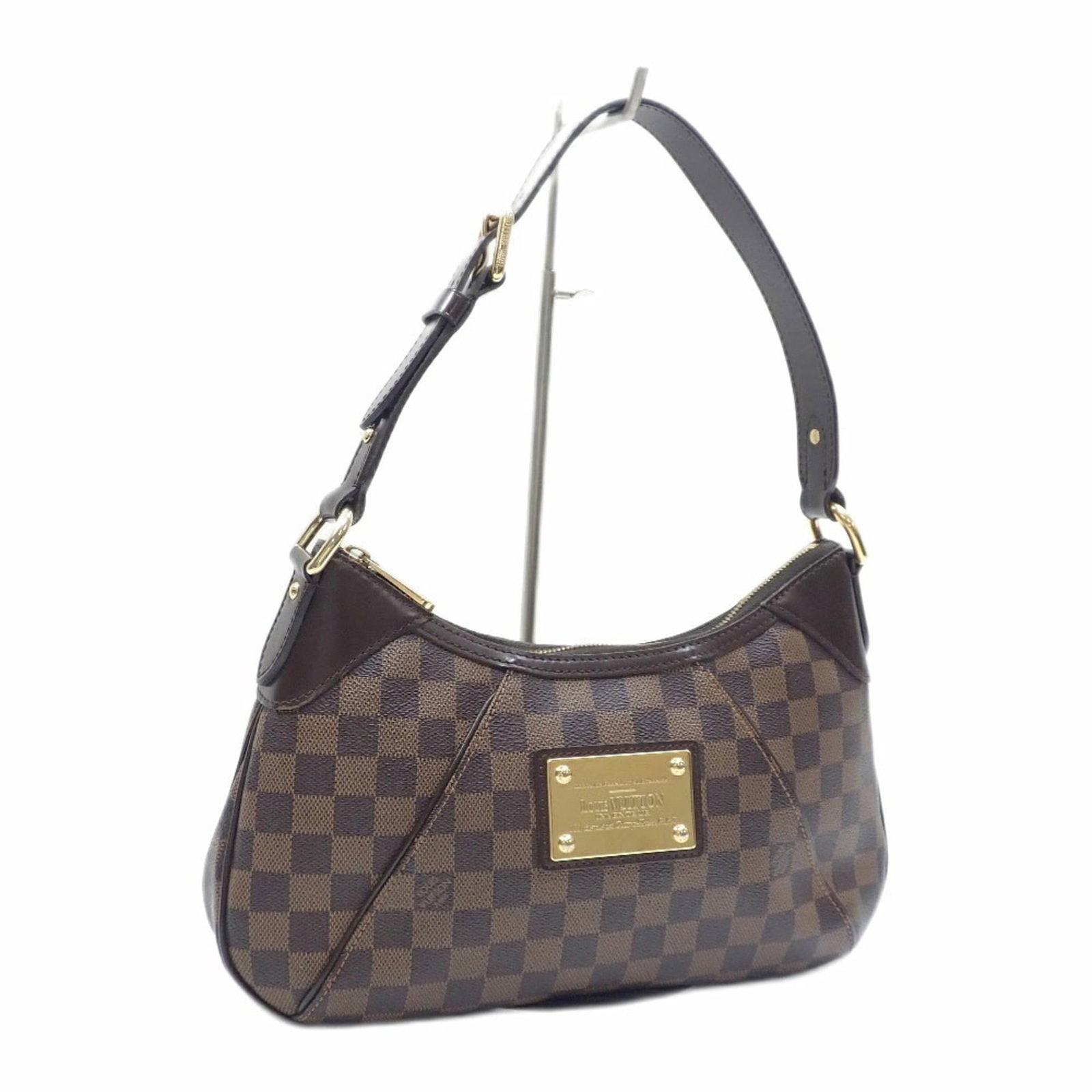 Handbag Canvas Damier Louis Vuitton: Handbag Canvas Damier Louis Vuitton Damier Canvas Louis Vuitton handbag made from high-quality Damier canvas, featuring the iconic signature pattern. The bag measures 18cm x 33cm x 6cm and has a class