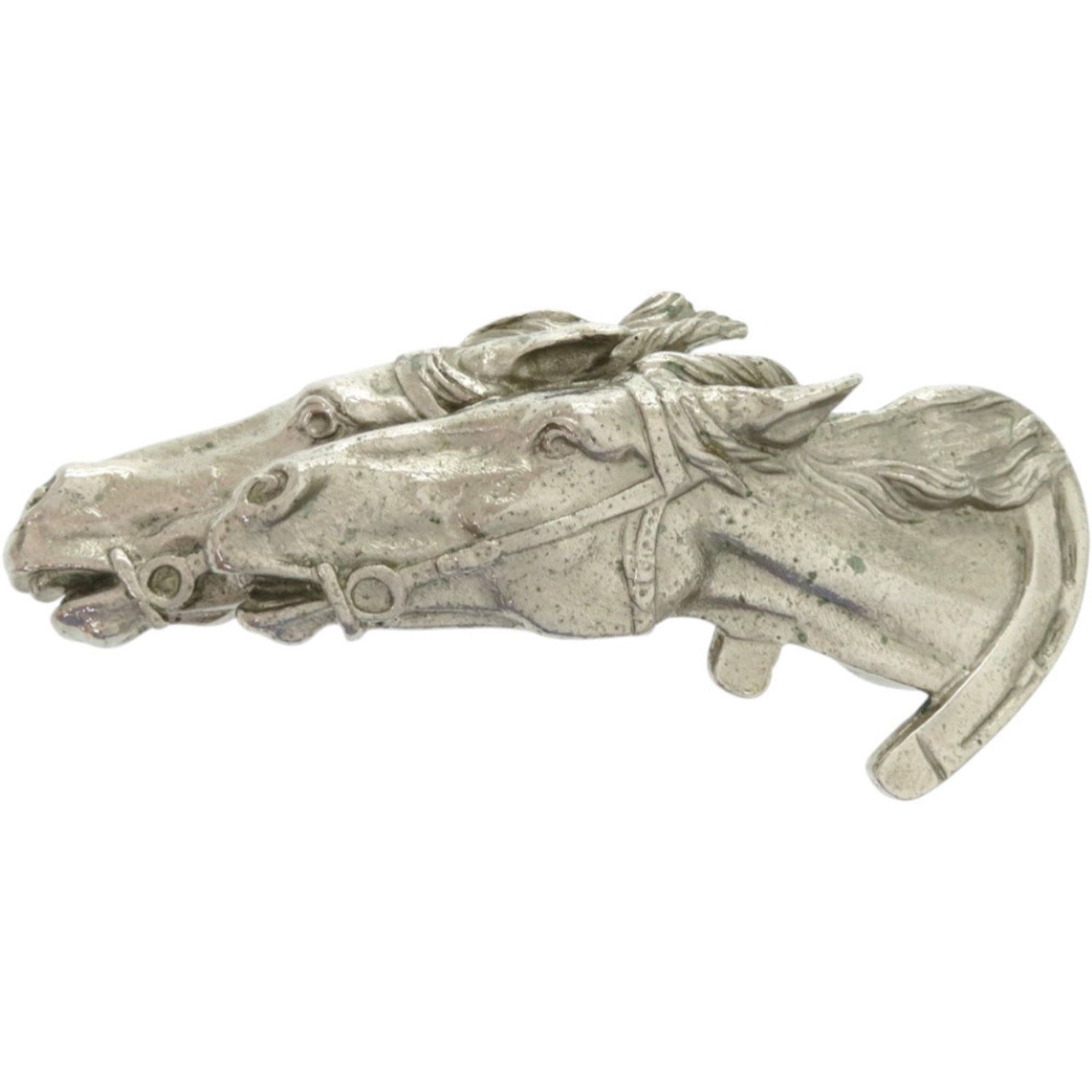 Metal Others of Gucci: Metal Others of Gucci Metal Others of Gucci are made from metal and come in silver. They measure 12.3cm x 5.5cm x 3.5cm / 4.84'' x 2.16'' x 1.37''. The item is unsigned, but it does bear a signature. 