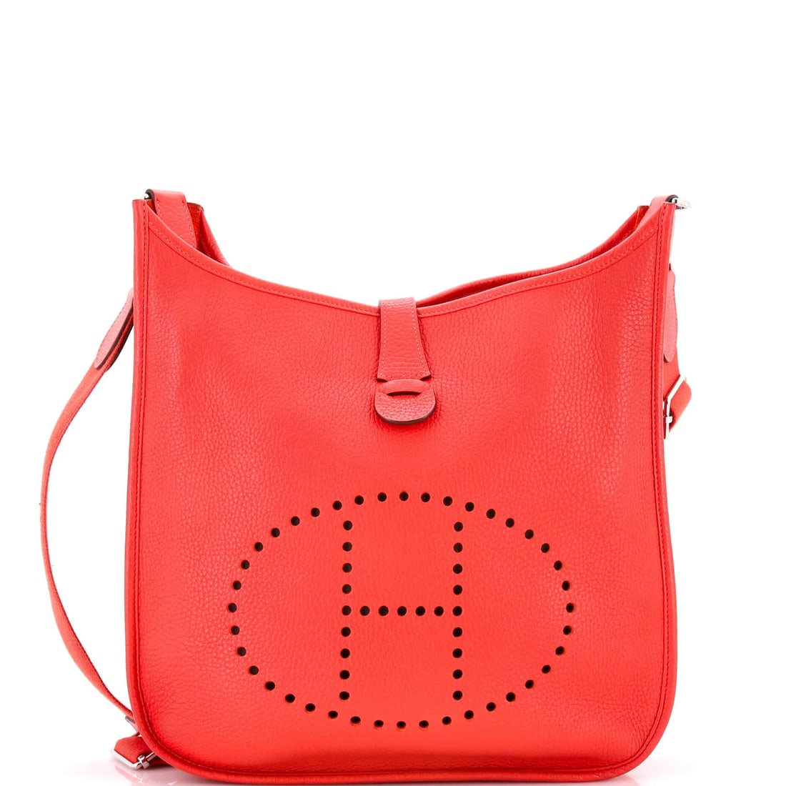 Hermes Evelyne Bag Gen III Clemence PM: Hermes Evelyne Bag Gen III Clemence PM The Hermes Evelyne Bag Gen III Clemence PM in red leather offers a stylish and versatile cross body design. With its Palladium hardware and raw leather