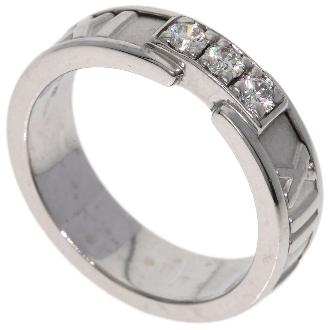 Tiffany and Co Atlas 3p Diamond Ring in K18 White Gold: Tiffany and Co Atlas 3p Diamond Ring in K18 White Gold K18 White Gold Tiffany and Co Atlas Ring in Silver Metal Features a Diamond Main Stone, Available in Size 5.25(US). This Ring from Tiffany&Co. Sh