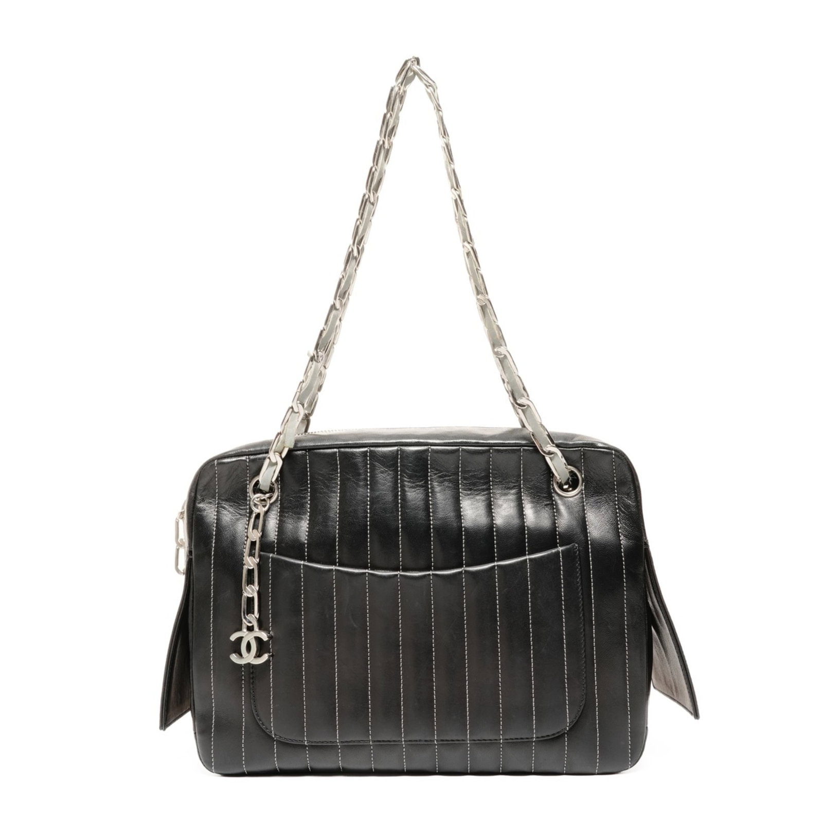 Shoulder Bag by Chanel: Shoulder Bag by Chanel Black shoulder bag by Chanel, measuring 21cm x 27cm x 9cm. Crafted in France with clean lines and a sleek design, this black shoulder bag is a timeless piece for everyday use. I