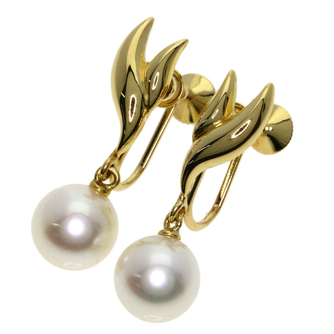 Yellow Gold Pearl Earring K18 Mikimoto: Yellow Gold Pearl Earring K18 Mikimoto K18 Yellow Gold Pearl Earring by MIKIMOTO boasts exceptional craftsmanship, with the lustrous pearl nestled within a delicate framework of 14k gold. The earring'