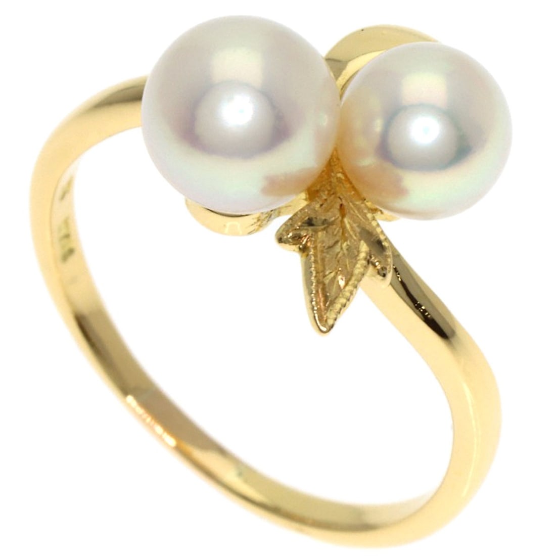 K18 Yellow Gold Pearl Ring Mikimoto: K18 Yellow Gold Pearl Ring Mikimoto K18 Yellow Gold Pearl Ring Mikimoto boasts a stunning gold metal exterior and features a pearl as the main stone. This ring is crafted from 18K yellow gold, with a 