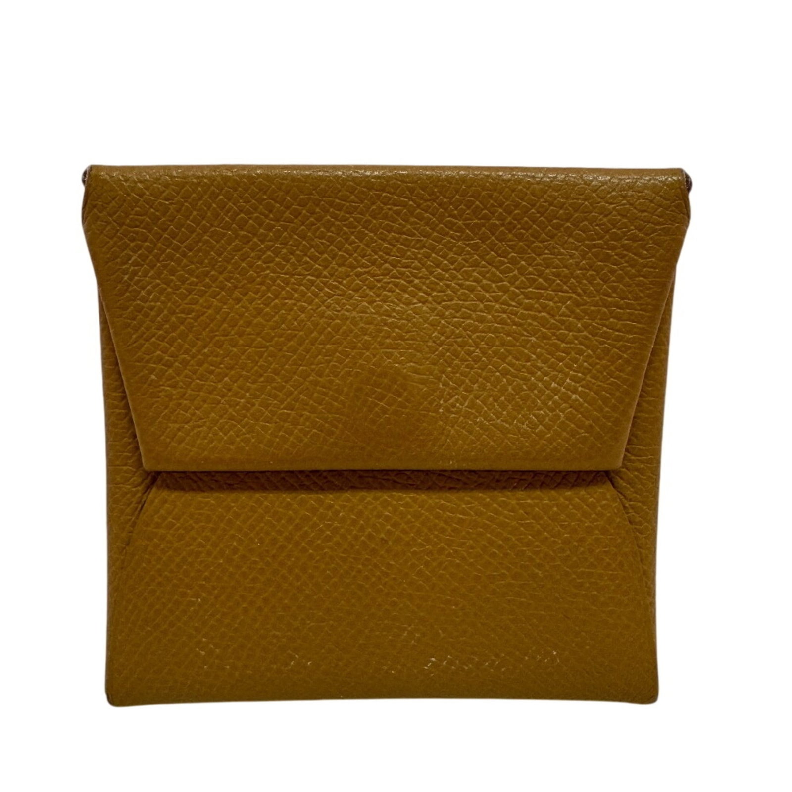 Chevre leather purse coin case Hermes: Chevre leather purse coin case Hermes Chevre leather purse coin case from Hermes features rich brown color and compact size, measuring 8.3cm x 8.5cm / 3.26'' x 3.34''. Made from high-quality Chevre le