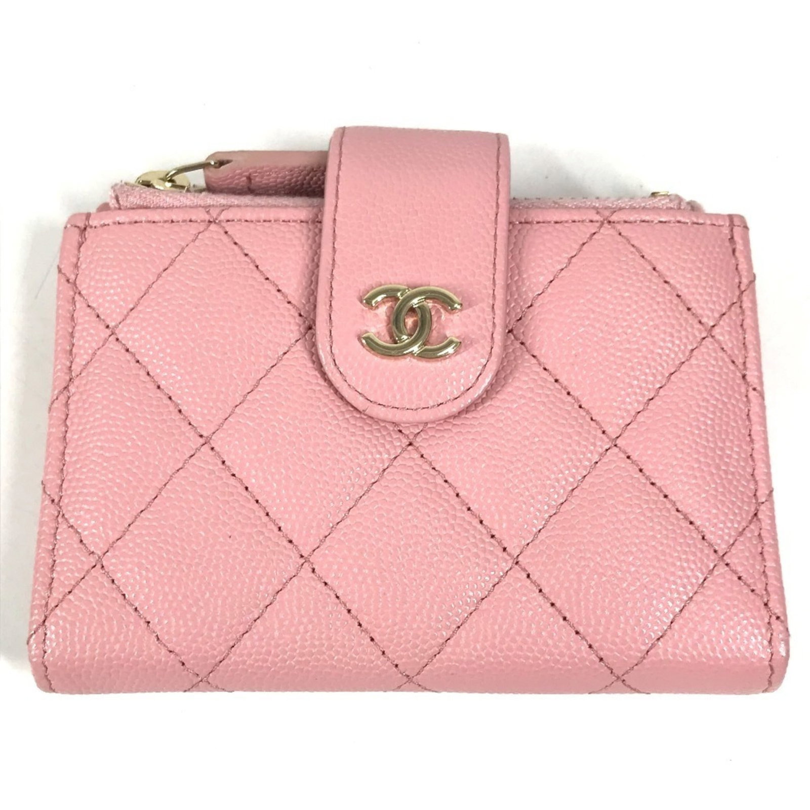 Business card case quilting by Chanel: Business card case quilting by Chanel The Chanel AP1928 business card case features intricate quilting, showcasing the brand's attention to detail. Made from high-quality materials, this unique piece 