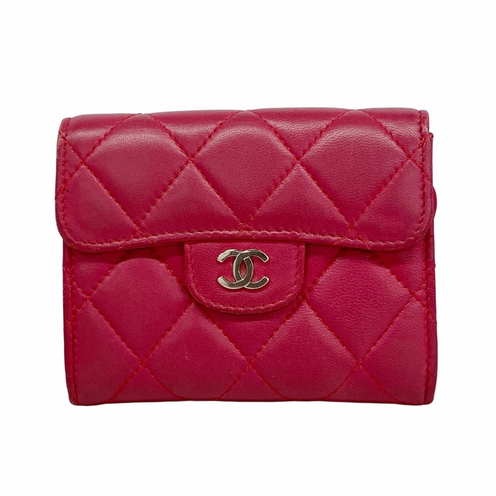 Leather Card Case By Chanel: Leather Card Case By Chanel This luxurious leather card case from Chanel boasts a striking red color and premium lambskin material, adding a touch of sophistication to any accessory collection. Measur
