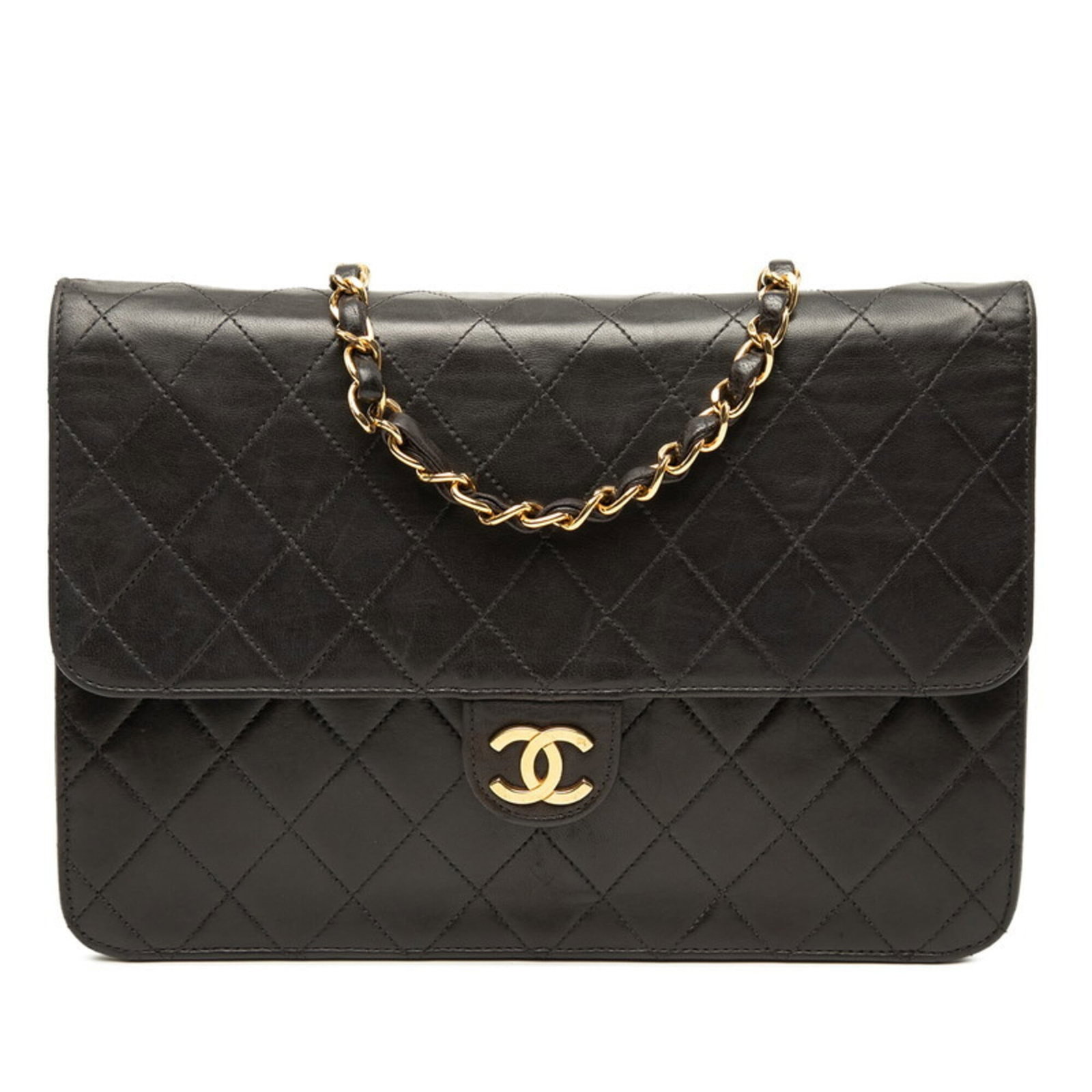 Shoulder Bag Leather Chanel: Shoulder Bag Leather Chanel Black lambskin shoulder bag from Chanel, measuring 17cm x 25cm x 3cm. Made from high-quality leather, this classic design features a timeless silhouette and sleek lines. A 