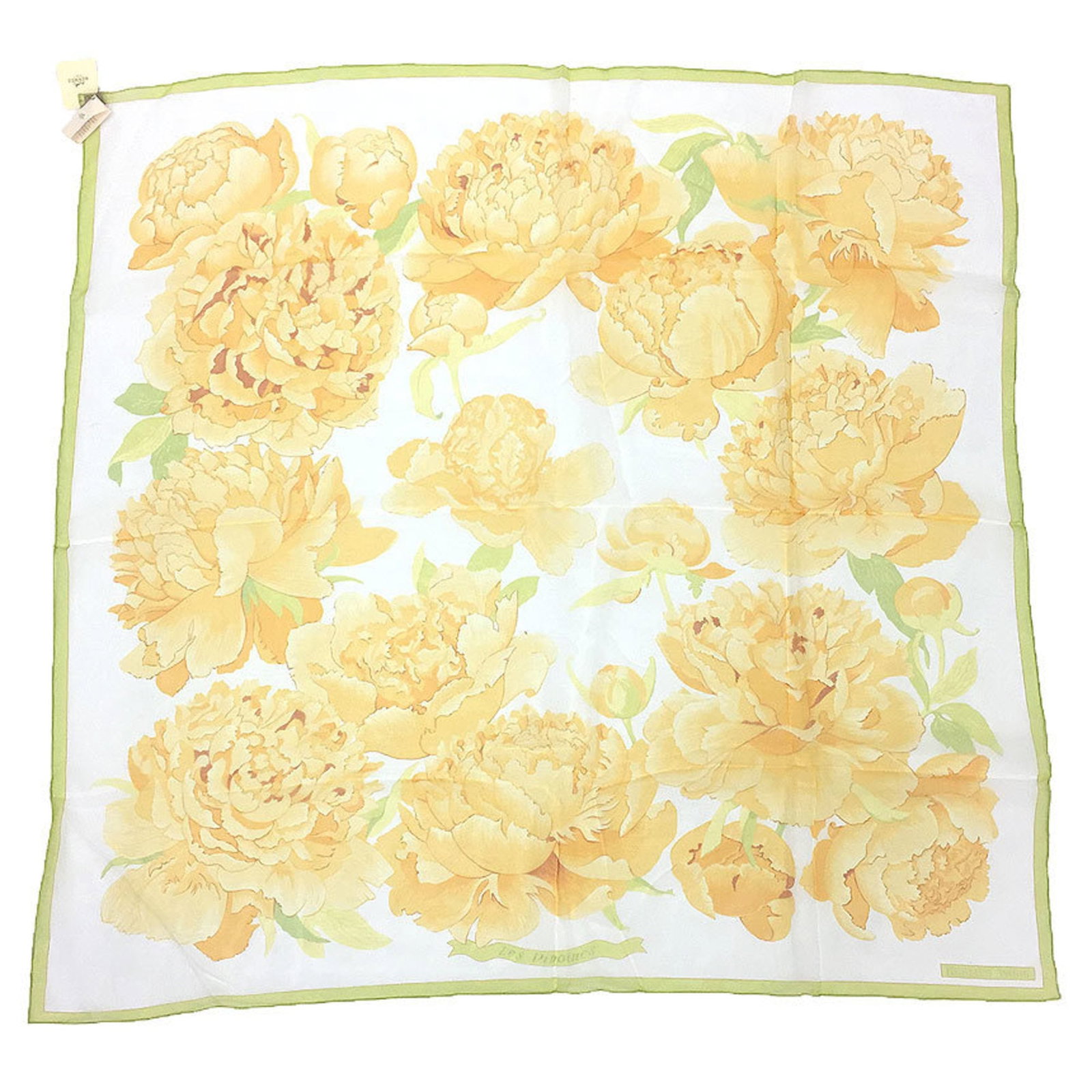 Hermes silk scarf: Hermes silk scarf Silk from France, crafted by Hermes, forms the basis of this 90cm x 90cm scarf. The item comes in a box and bears a signature, a notable feature of this piece. A Hermes silk scarf is