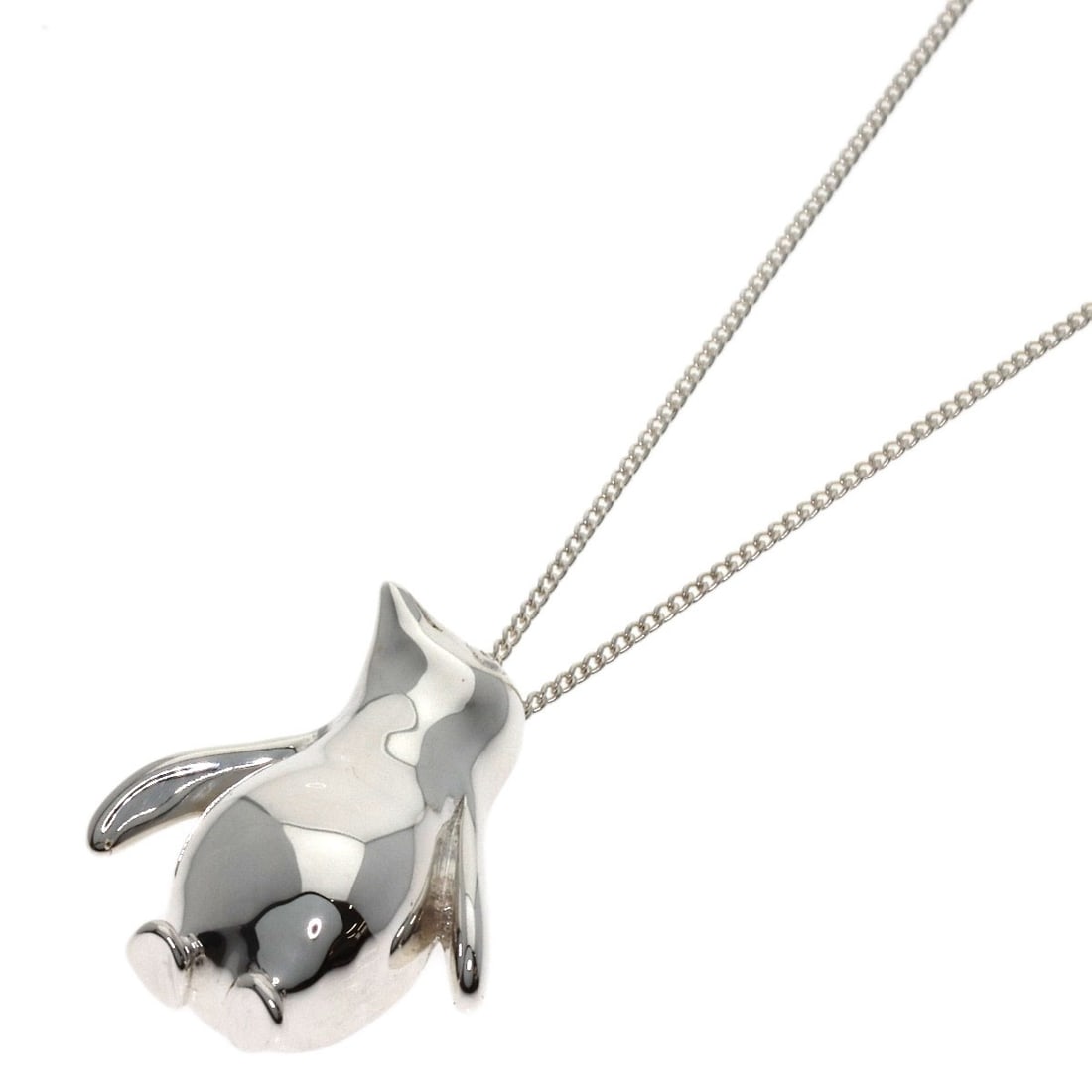 Penguin Tiffany Necklace Silver: Penguin Tiffany Necklace Silver Silver Tiffany&Co. necklace featuring the iconic brand's style, made from high-quality silver metal and measuring 18.1 inches in length. This elegant necklace bears a s