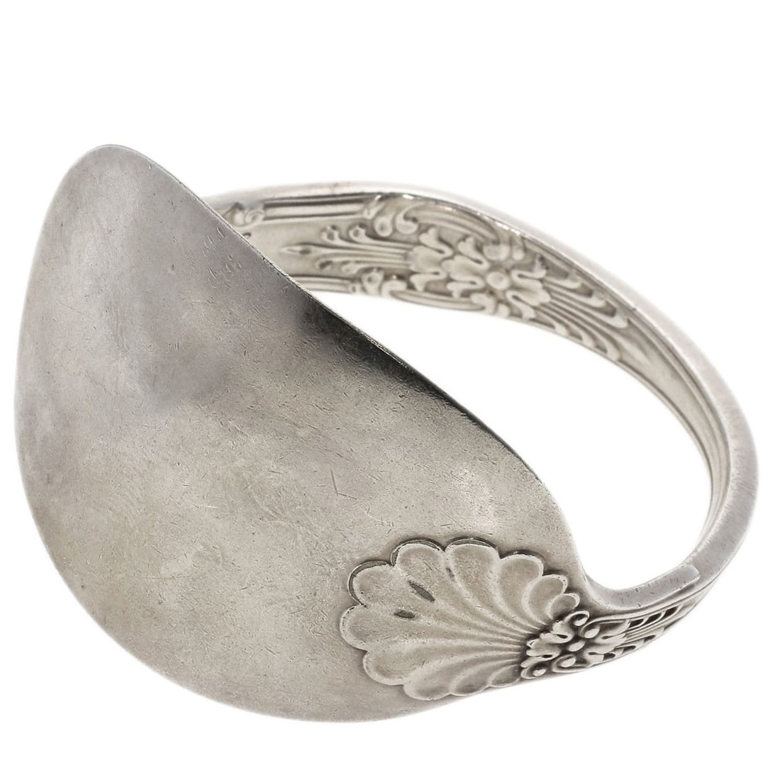 Tiffany&Co. Spoon Bangle Bracelet Silver: Tiffany&Co. Spoon Bangle Bracelet Silver Tiffany&Co. Spoon Bangle Bracelet Silver - A sleek and modern silver bangle featuring the iconic Tiffany&Co. design, crafted from high-quality silver metal wit