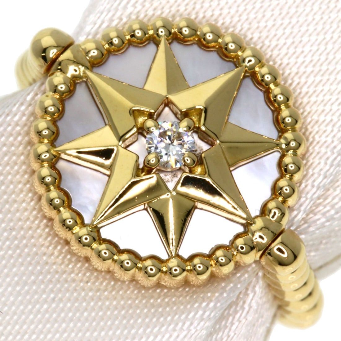 Diamond Ring White K18 Yellow Gold Rose Devane #48 Shell: Diamond Ring White K18 Yellow Gold Rose Devane #48 Shell K18 Yellow Gold Diamond Ring with Rose Devane #48 Shell. This elegant ring features a diamond set in K18 yellow gold, with the distinctive