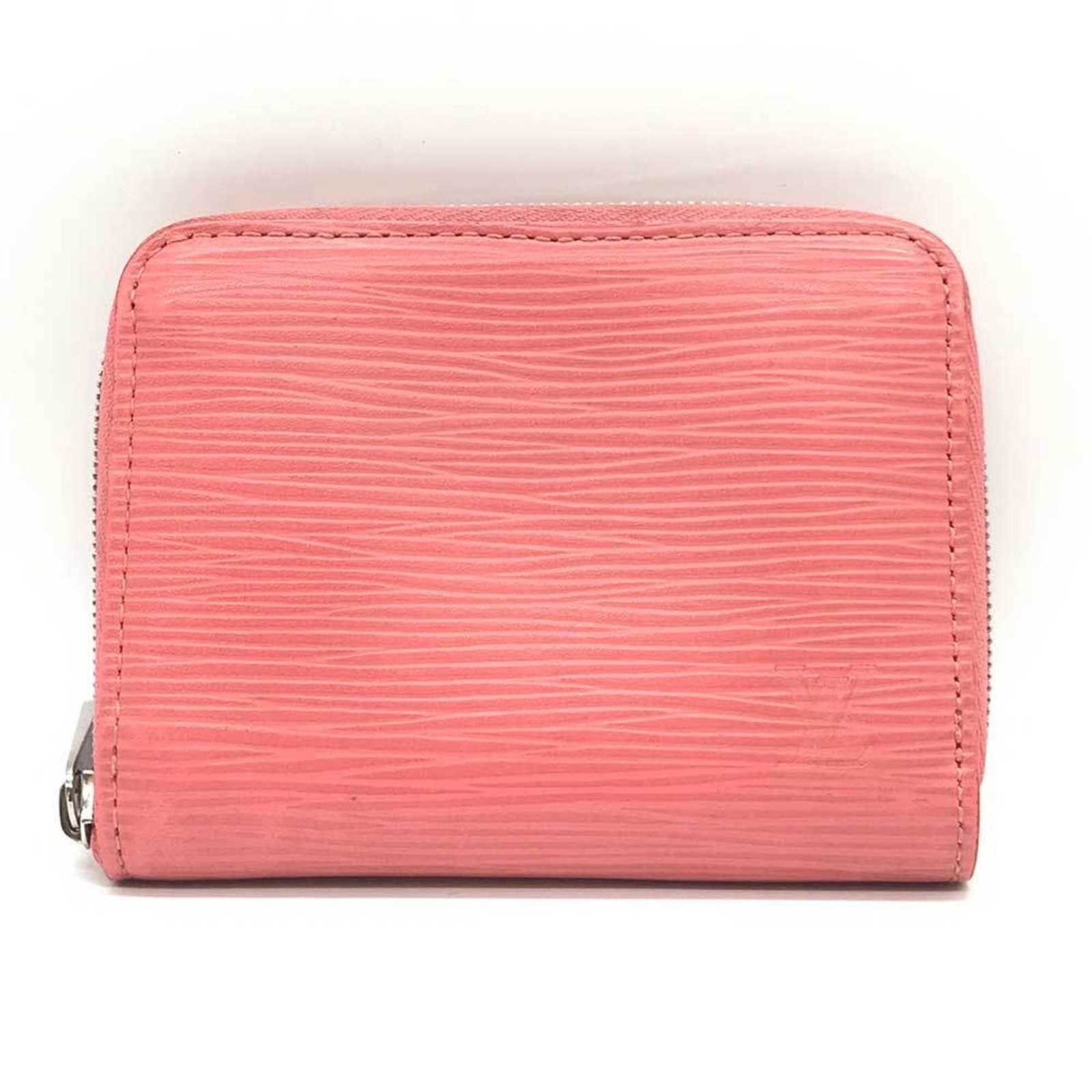 Louis Vuitton Coin Purse/ Coin Case Epi Leather: Louis Vuitton Coin Purse/ Coin Case Epi Leather Corail and Pink Epi Leather Coin Purse/Case from Louis Vuitton. Made with high-quality Epi leather, this coin purse features a distinctive Corail and Pi