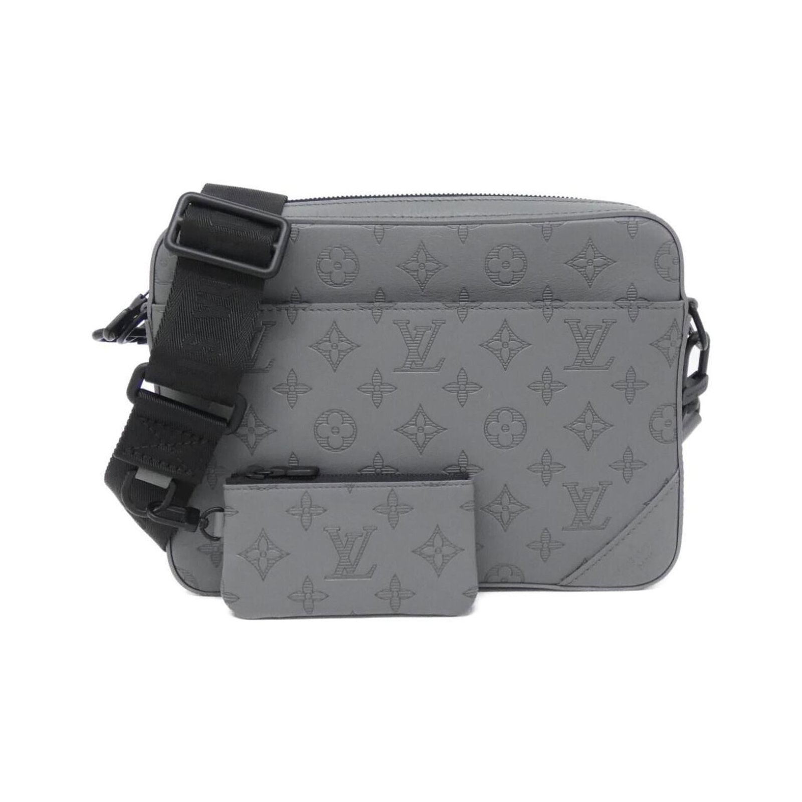 Louis Vuitton Shoulder Bag Leather: Louis Vuitton Shoulder Bag Leather Black Louis Vuitton MPN M46104 Calfskin Leather Shoulder Bag with precise measurements and classic design. Made from high-quality leather, this bag features a timele