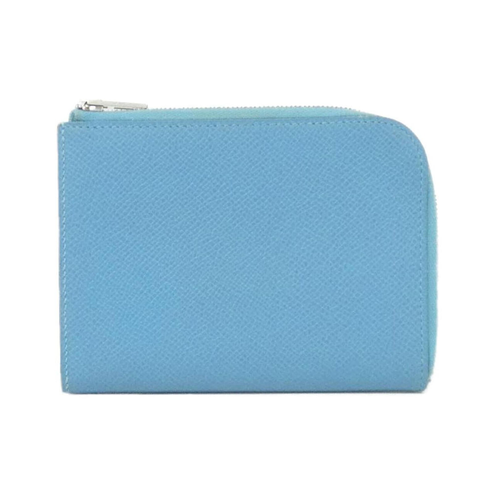 Epsom Leather Business Card Case Hermes: Epsom Leather Business Card Case Hermes Epsom leather business card case from Hermes, featuring a sleek blue design with a compact size. Made from high-quality Epsom leather, this case provides a styl
