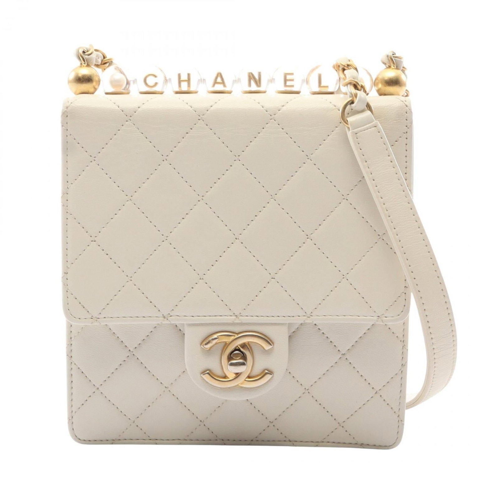 Chanel Handbag Shoulder Bag Leather: Chanel Handbag Shoulder Bag Leather White leather Chanel shoulder bag with dimensions of 16cm x 15.5cm x 4cm, bearing the MPN AS0584 and made from high-quality materials. This classic design features 