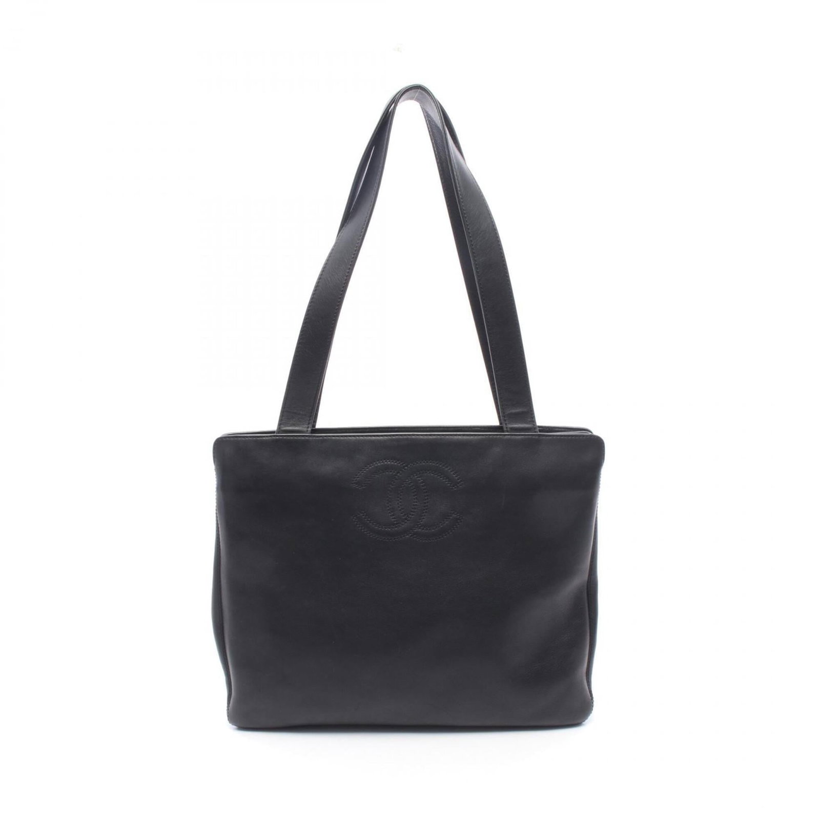 Leather Tote Bag Handbag Chanel: Leather Tote Bag Handbag Chanel Black lambskin leather tote bag from Chanel, measuring 29cm x 36cm x 1.5cm. This classic design features high-quality leather construction and a timeless black color