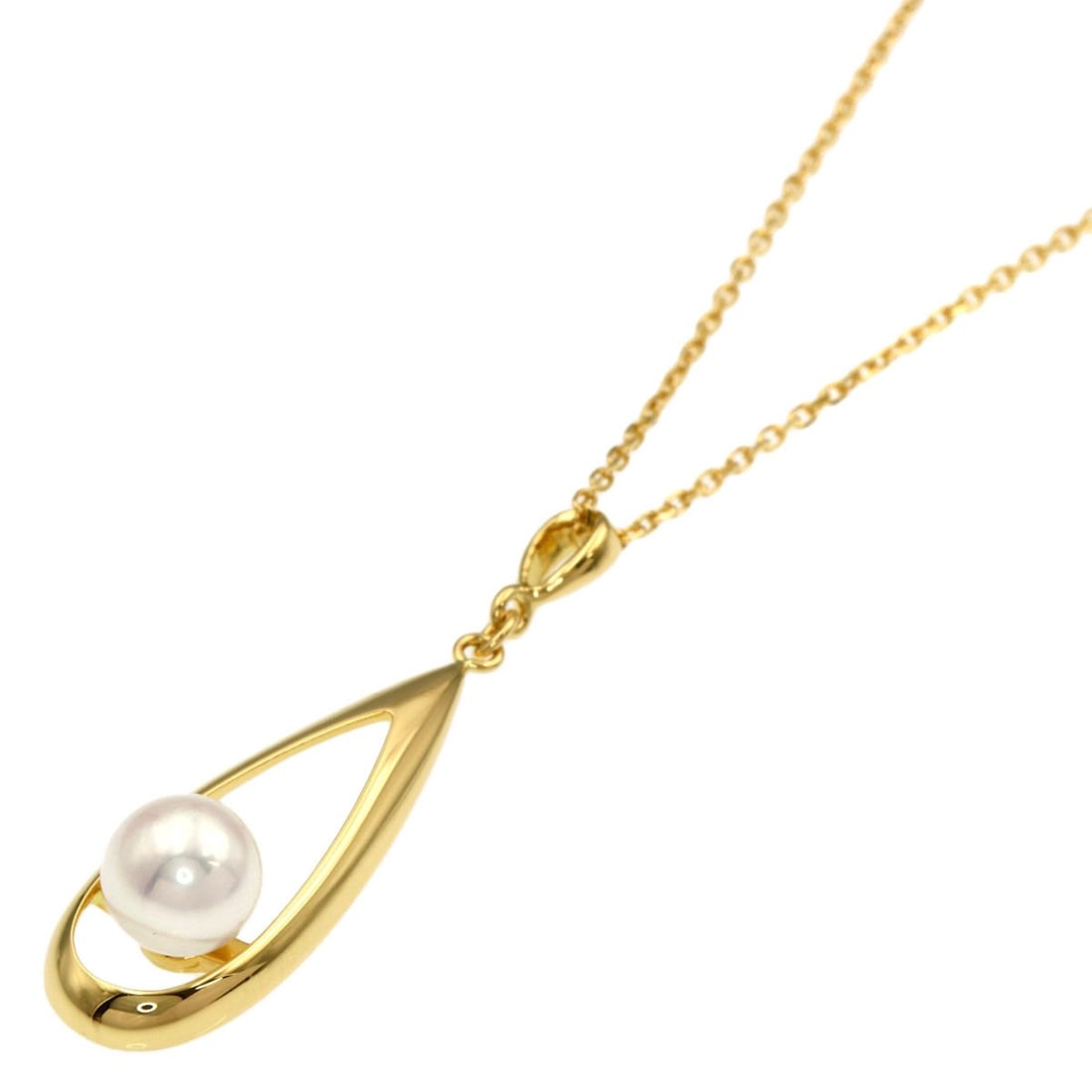 Yellow Gold Mikimoto K18 Pearl Necklace: Yellow Gold Mikimoto K18 Pearl Necklace K18 Yellow Gold Mikimoto Pearl Necklace boasts a stunning gold finish and exceptional craftsmanship, set in high-quality K18 yellow gold. The necklace features