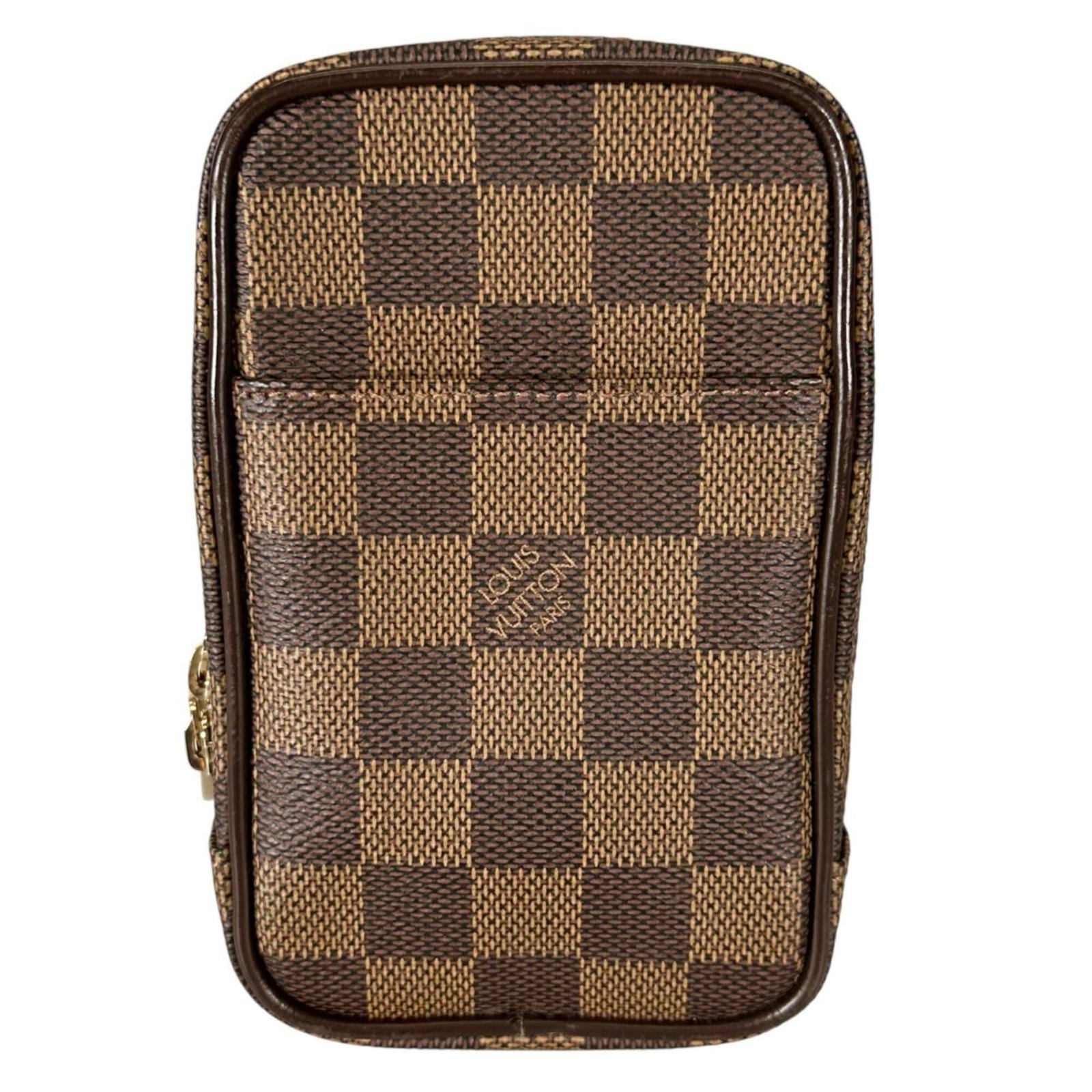 Handbag Canvas Damier Louis Vuitton: Handbag Canvas Damier Louis Vuitton Damier canvas handbag from Louis Vuitton, featuring iconic Damier print in brown and gold hardware. Made from high-quality canvas material, this compact bag measure