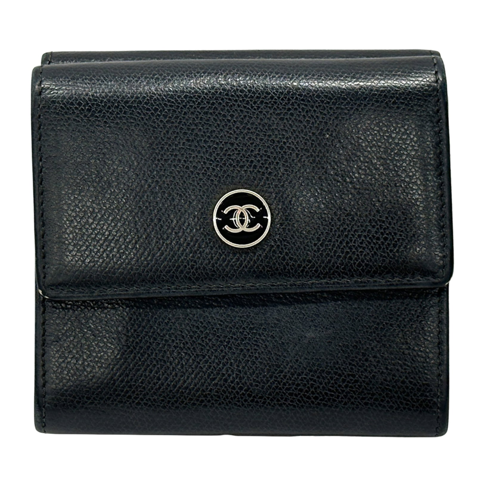Chanel Wallet Bi Fold Leather: Chanel Wallet Bi Fold Leather Black leather bi-fold wallet from Chanel, measuring 9.5cm x 10cm x 3cm, crafted with Italian materials. This sleek and classic design features a timeless black color that