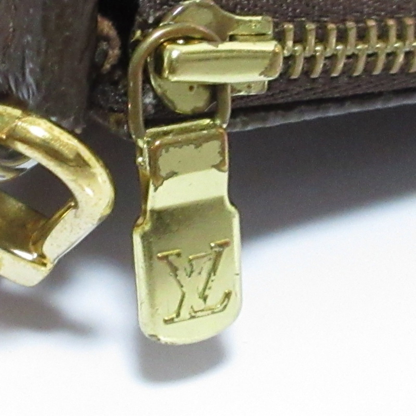 Monogram Pouch Louis Vuitton - 17