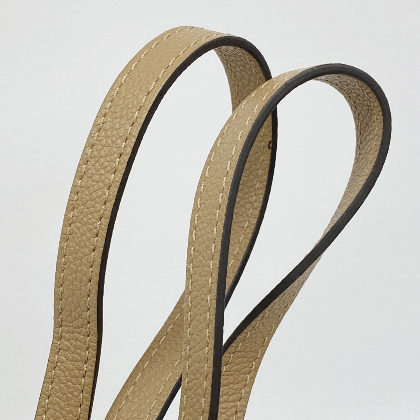 Louis Vuitton Handbag - 11