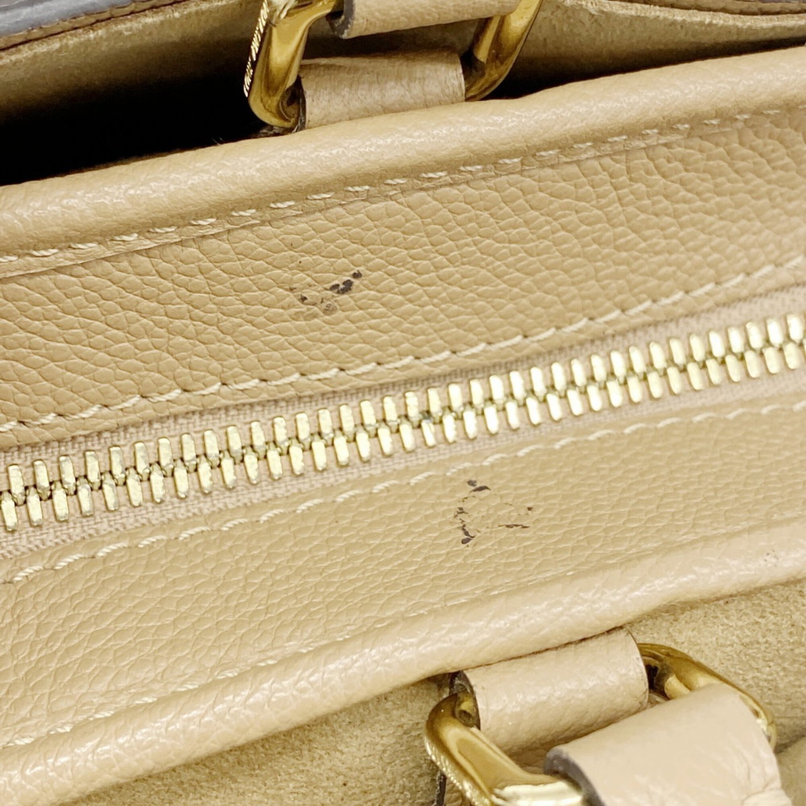 Louis Vuitton Handbag - 6
