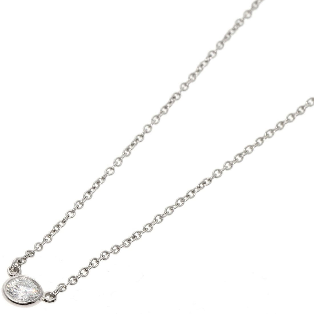 Diamond Necklace Platinum Pt950 By Yard Tiffany Co: Diamond Necklace Platinum Pt950 By Yard Tiffany Co Platinum Pt950 by Tiffany Co, this diamond necklace boasts a striking silver exterior and features a main stone of diamonds. The necklace measures 16