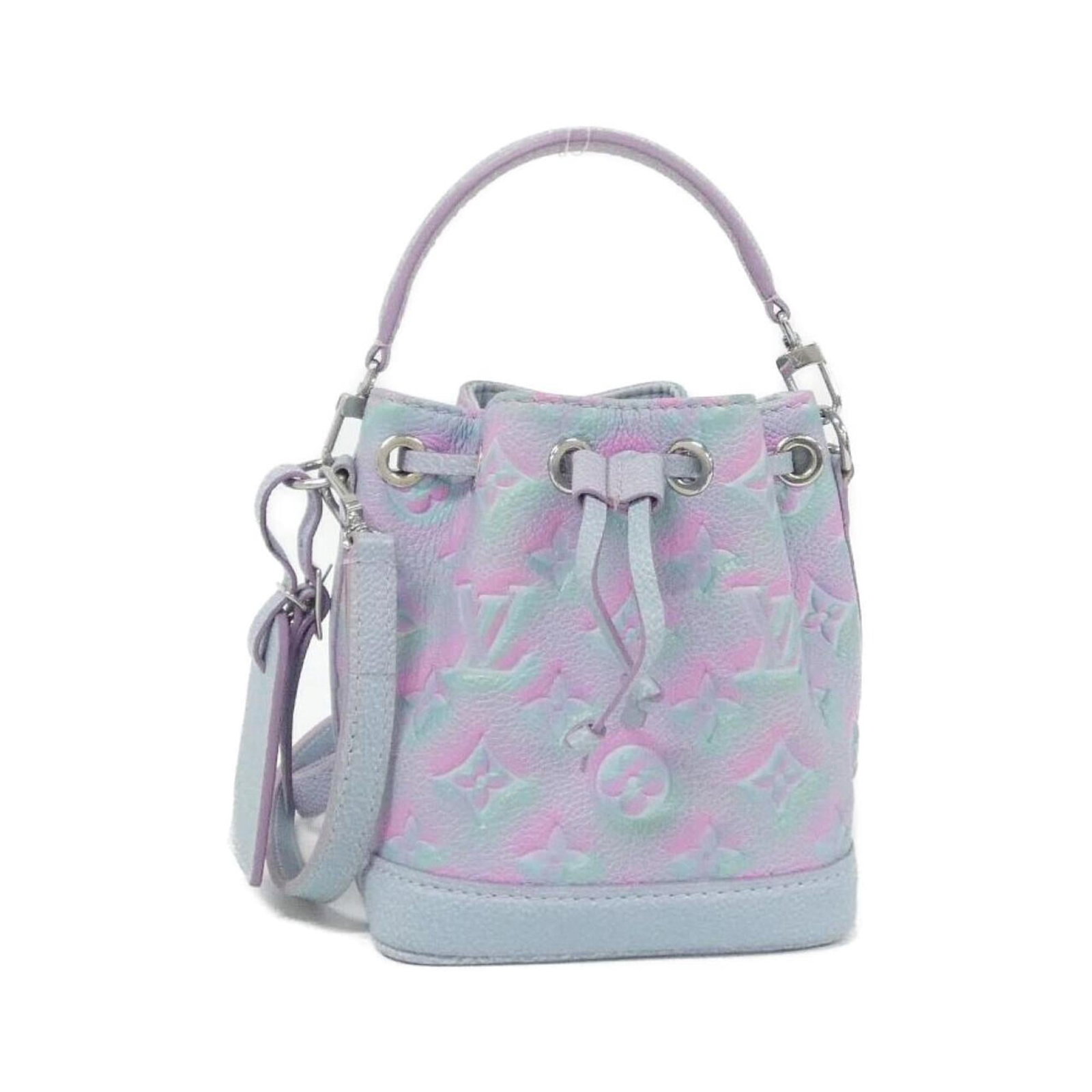 Louis Vuitton Shoulder Bag Leather: Louis Vuitton Shoulder Bag Leather The Lilac Louis Vuitton Shoulder Bag features a beautiful, rich calf leather exterior with silver hardware. Measuring 15cm x 13cm x 10cm, it has a classic design tha