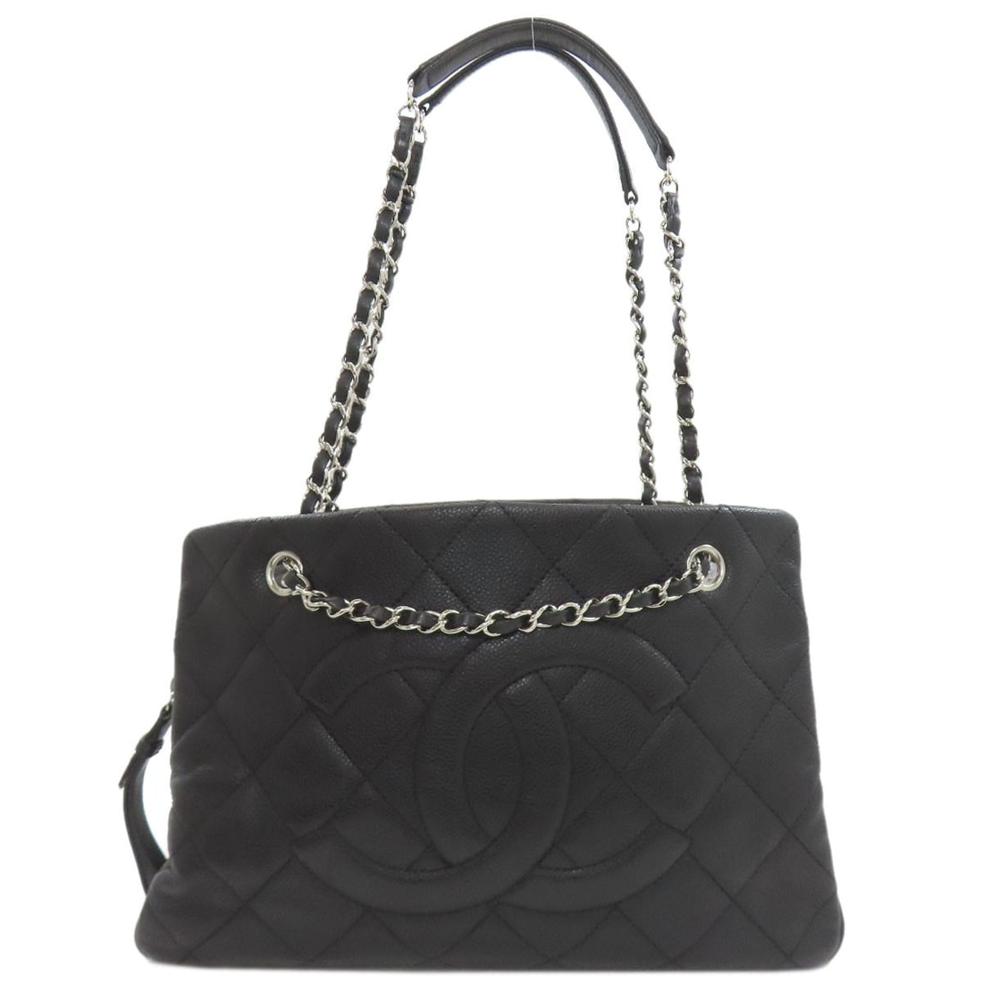 Chanel Chain Bag Matelasse Silver Hardware Tote Bag Grained Calfskin Skin: Chanel Chain Bag Matelasse Silver Hardware Tote Bag Grained Calfskin Skin Black Grained Calfskin Skin tote bag with silver hardware from CHANEL, featuring a classic matelasse design. This timeless pie