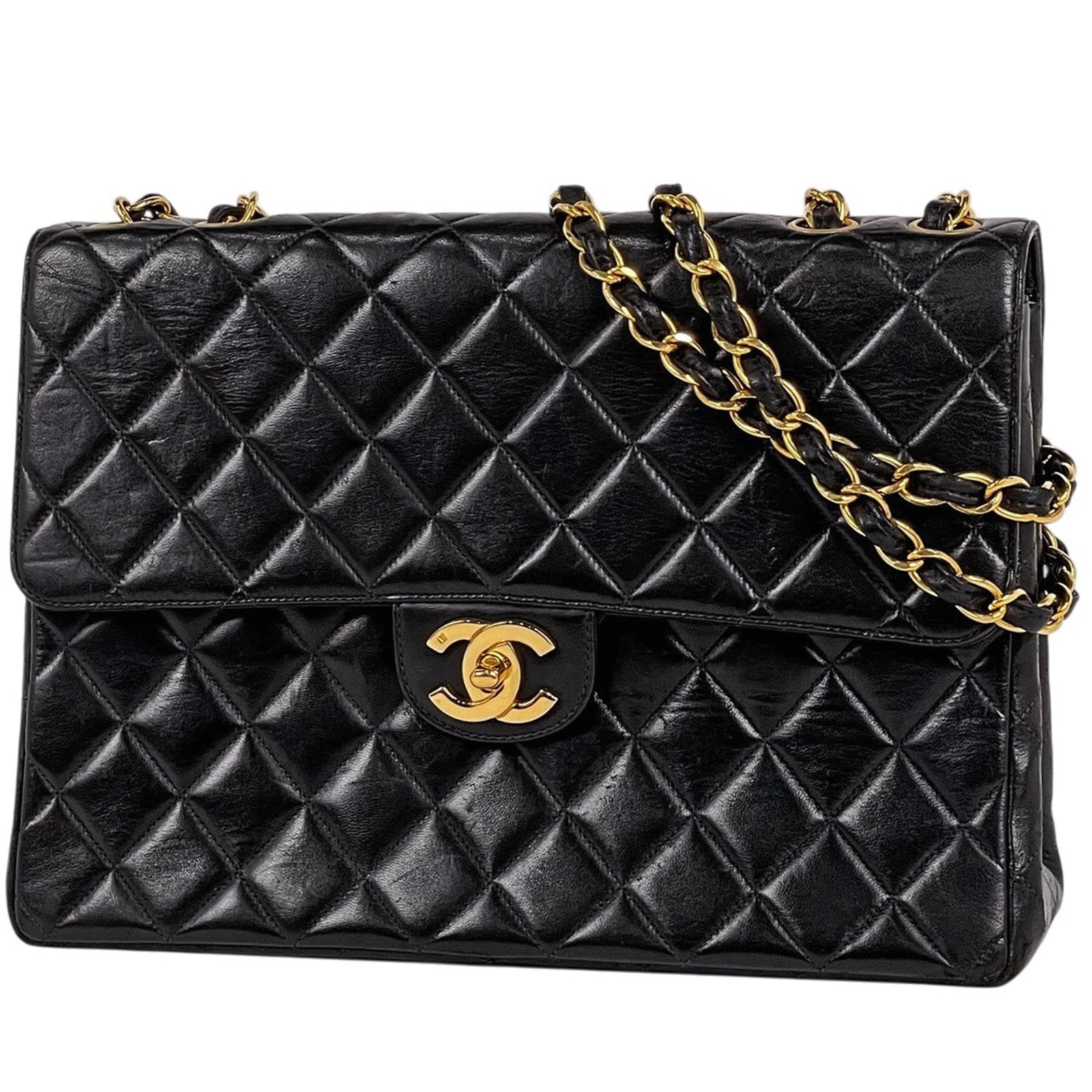 Shoulder Bag Leather Chanel: Shoulder Bag Leather Chanel Black leather shoulder bag from the Chanel Matelasse line, featuring a classic flap closure and adjustable strap drop of 64cm. This stylish accessory measures 21cm x 30cm