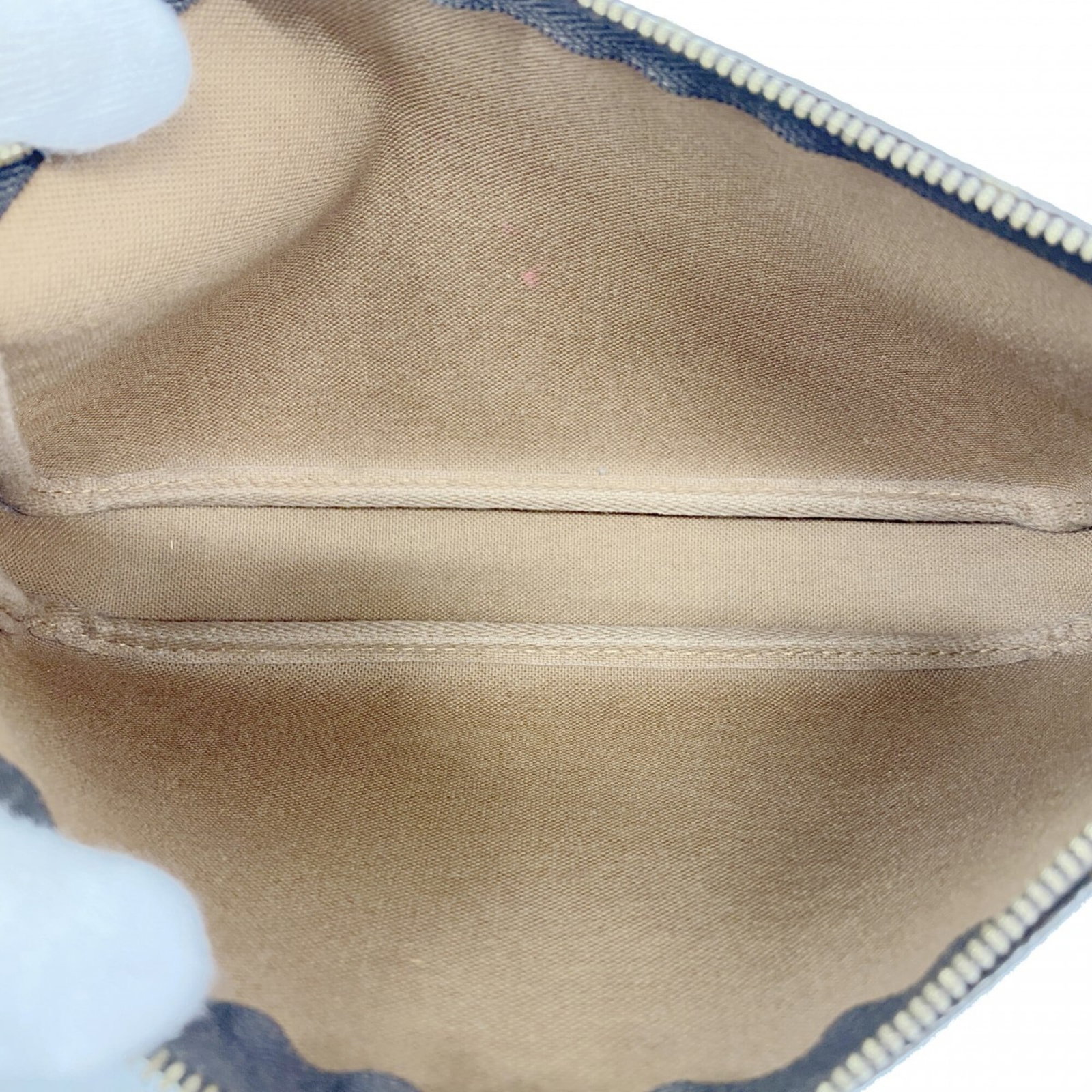 Louis Vuitton Pouch - 4