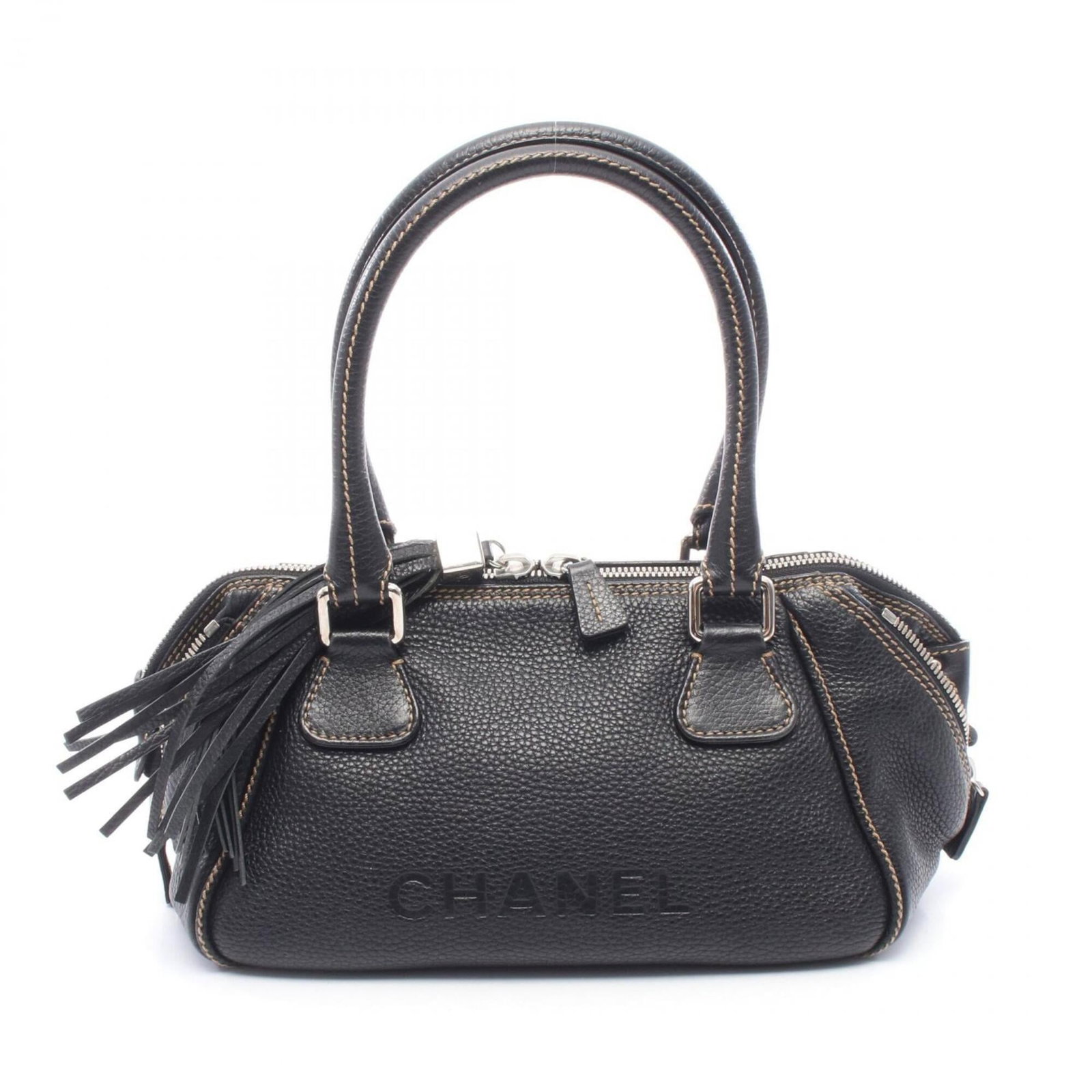 Chanel Handbag leather: Chanel Handbag leather Black leather handbag from Chanel, measuring 16cm x 37cm x 14cm. Made from high-quality materials, this bag features a classic design with clean lines and minimal ornamentation.