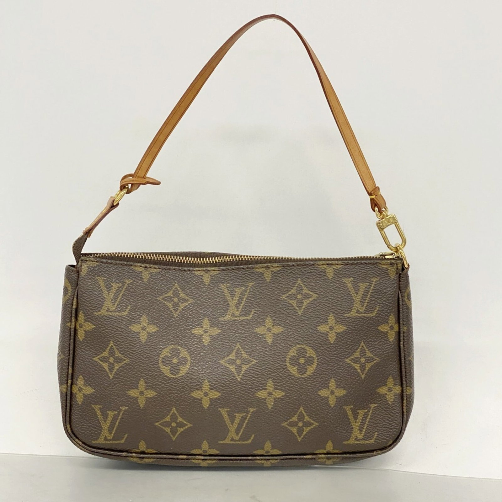 Louis Vuitton Pouch - 7