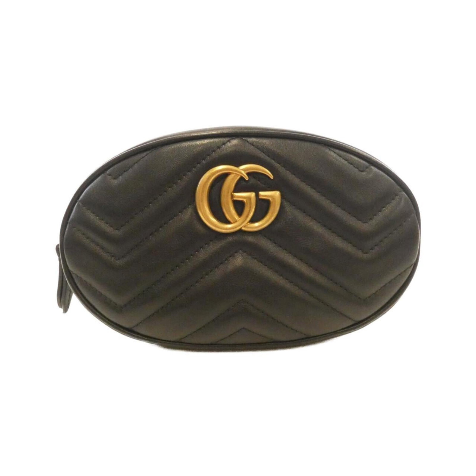 Fanny Pack Gucci Quilting Leather: Fanny Pack Gucci Quilting Leather This Gucci fanny pack is made from high-quality quilting leather, featuring a sleek black design. Measuring 11cm x 18cm x 5cm, it has a distinctive size and shape tha