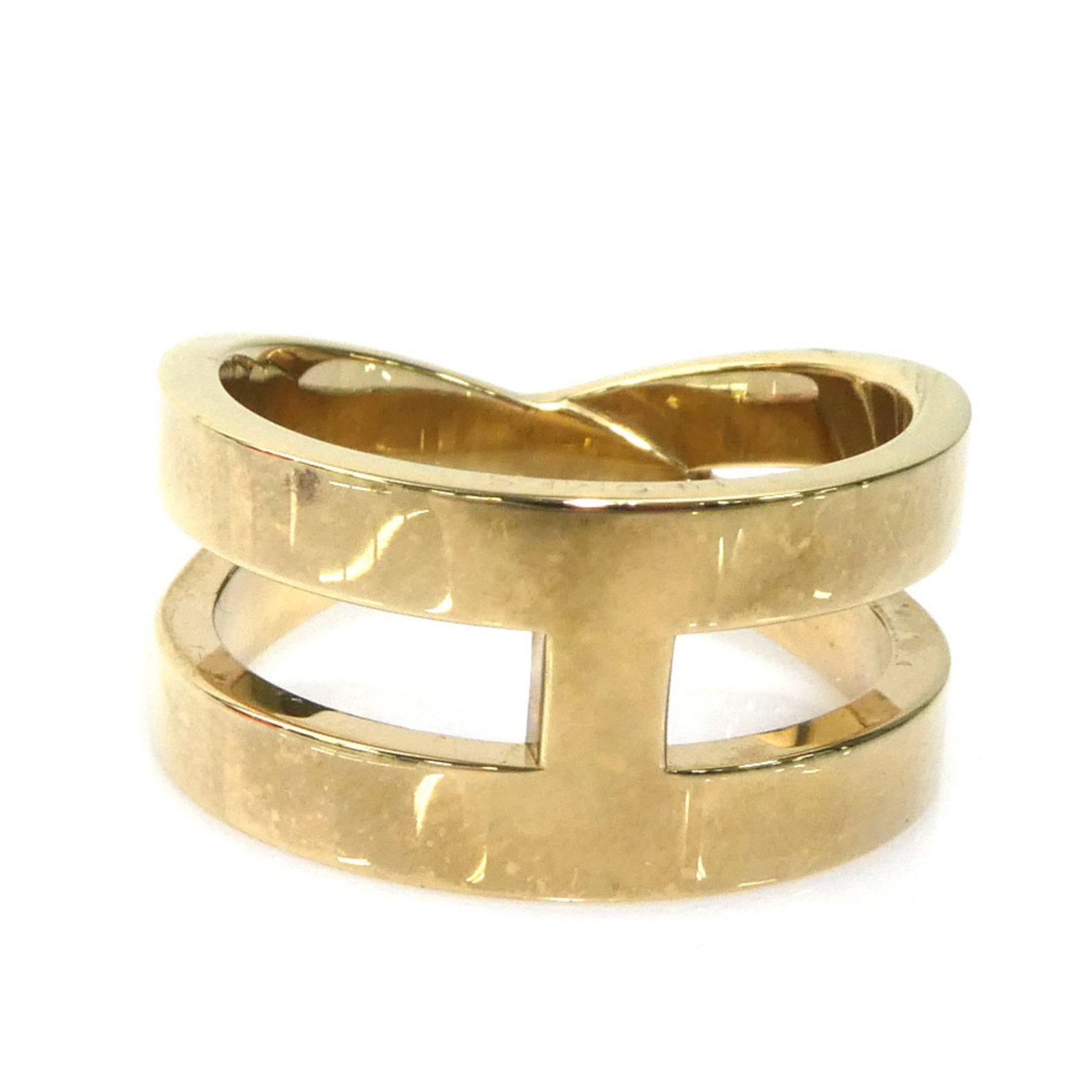 Ring metal scarf ring: Ring metal scarf ring Gold metal scarf ring comes in a box. The item is made from metal and features the color gold. It bears a signature. Item Specifics: Brand: Hermes Type: Scarf ring Gender: Women 